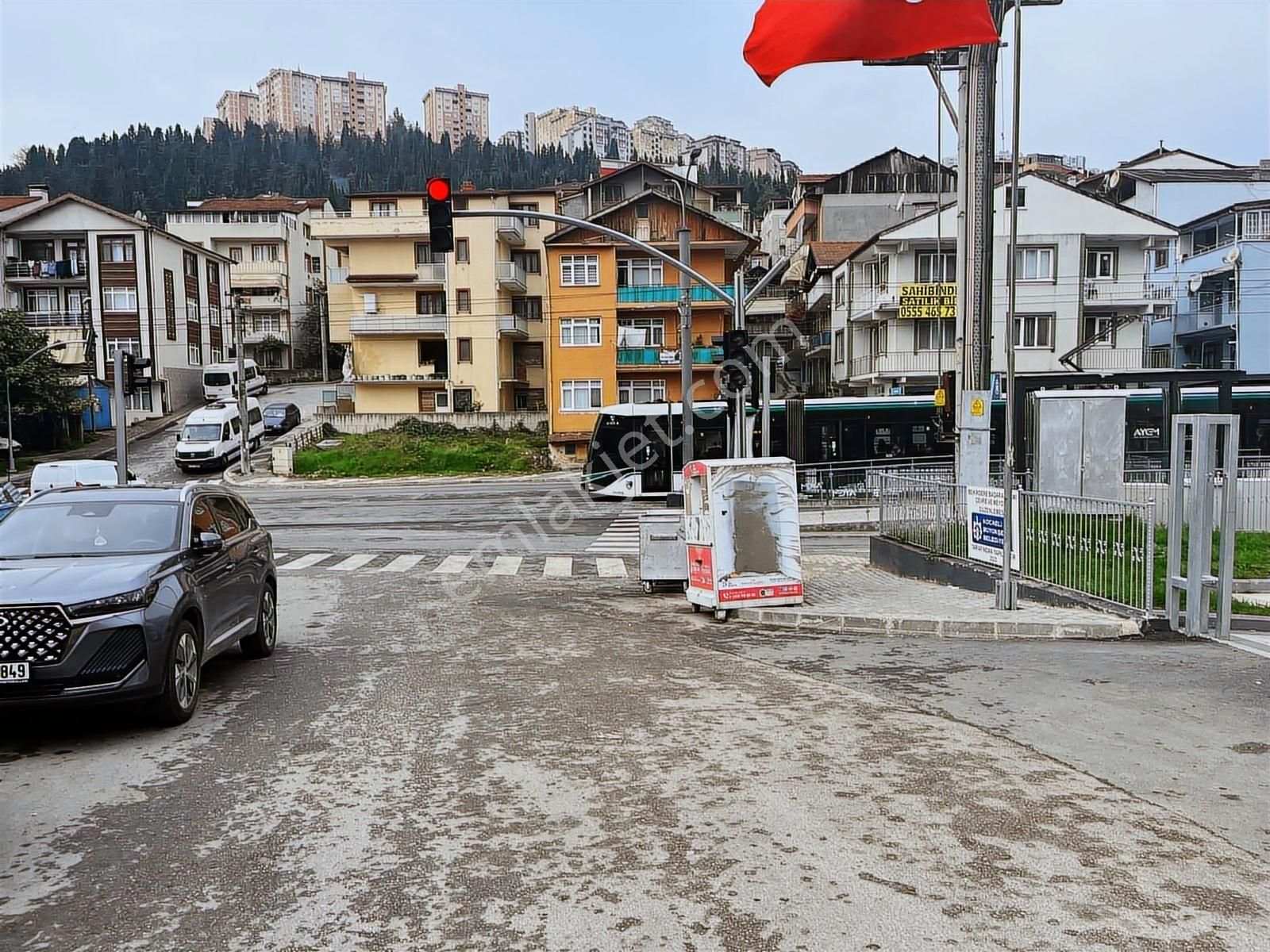 Hastane Tramvay Durağı Önünde Geniş Satılık İş Yeri - Görsel 13