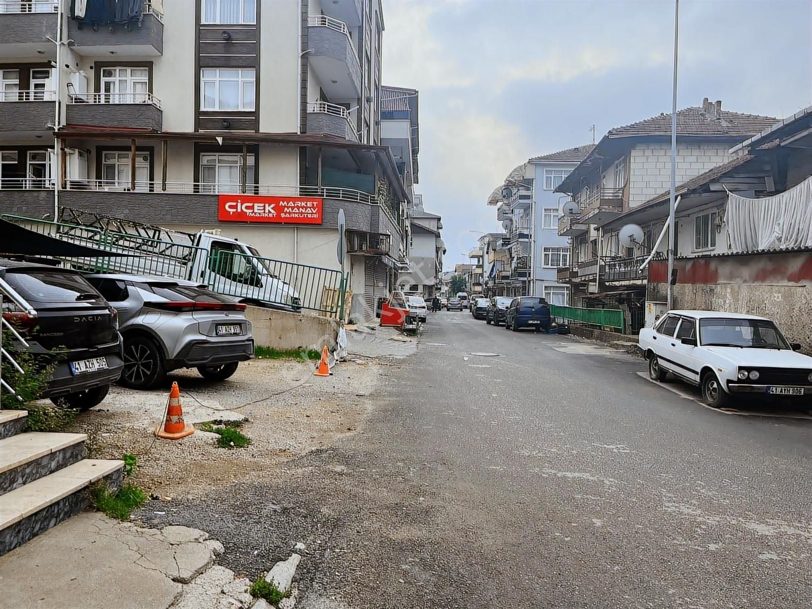 Hastane Tramvay Durağı Önünde Geniş Satılık İş Yeri - Görsel 16