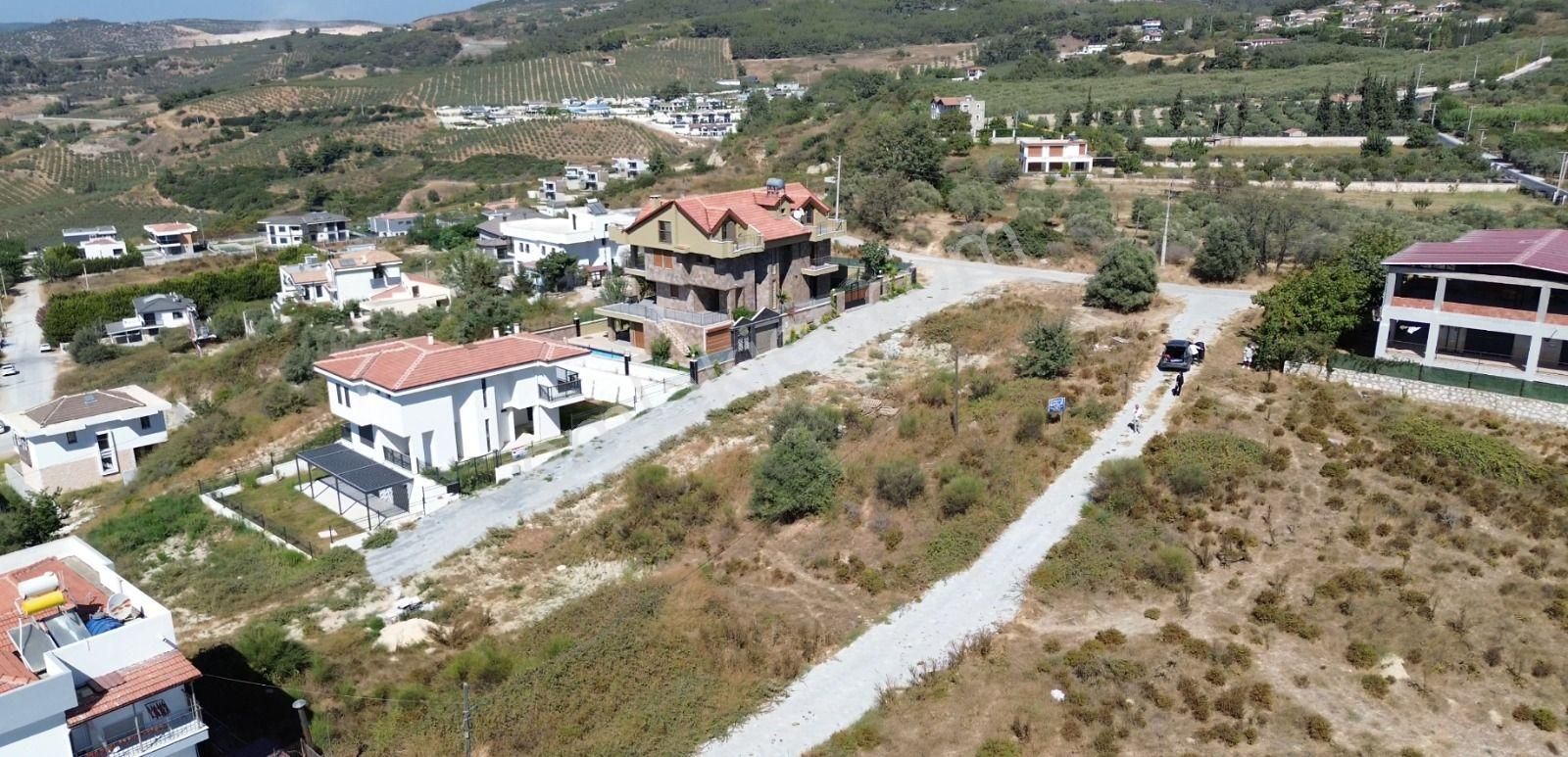 Yaylaköy'de 2 Adet Yan Yana İmarlı Arsa...