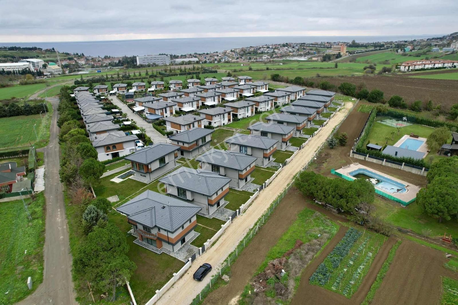 [kassel Yapı] 580m2 Köşe Arsa İçinde-sauna-havuz-müstakil Villa