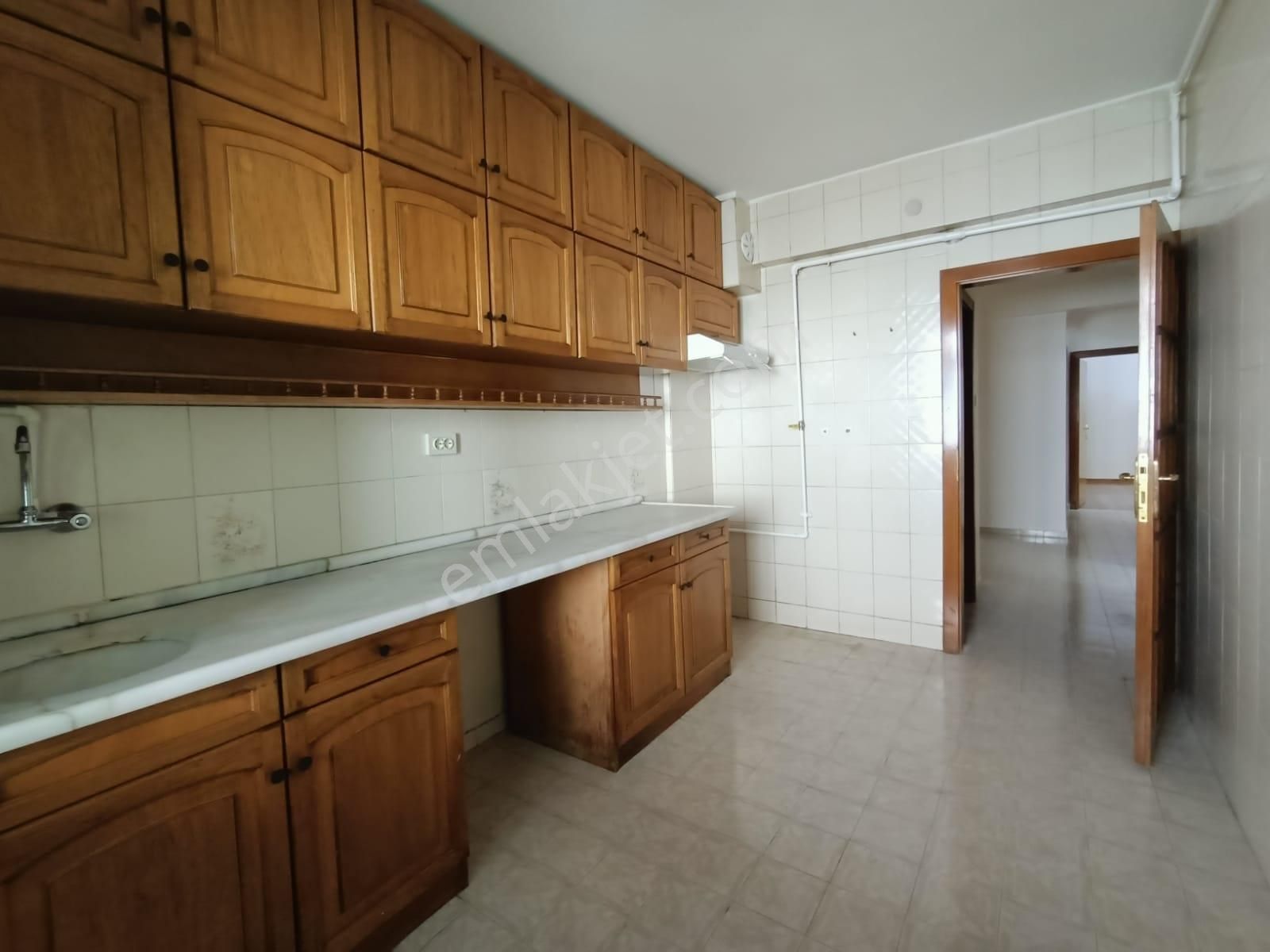 Emaks'tan/beşevler Metro Yakını/iyi Konumda/bakımlı/3+1/y.giriş - Görsel 3