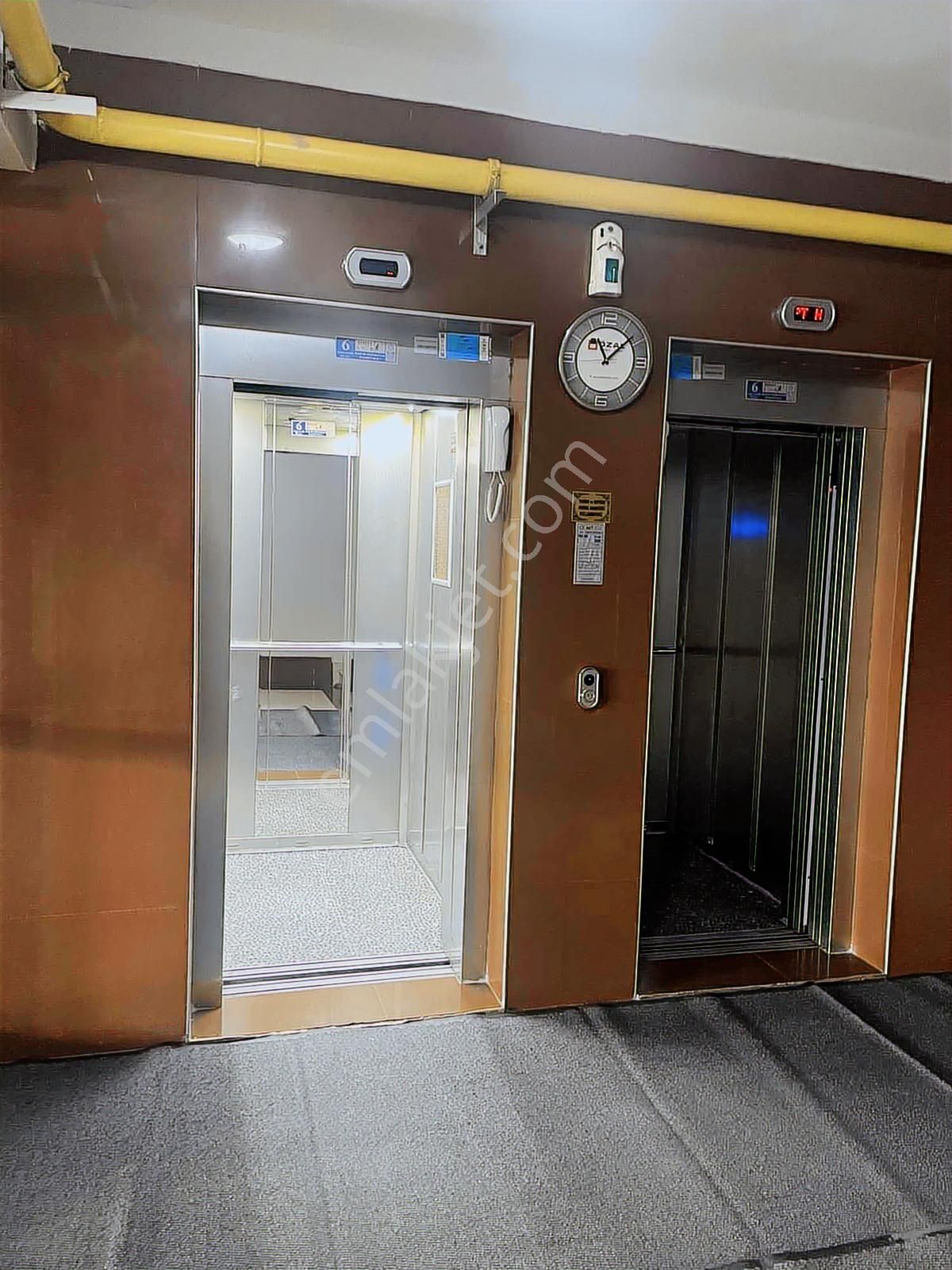 Acil Satılık Çarşı Merkezde 3+1 Kapalı Otoparklı Daire - Görsel 10