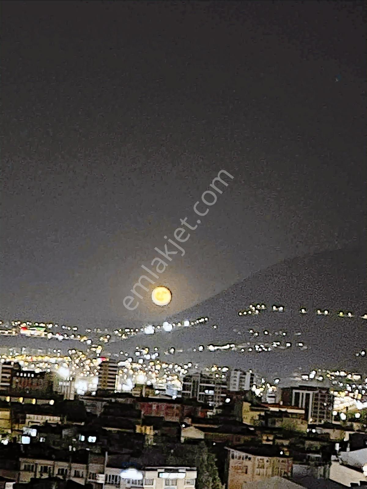 Acil Satılık Çarşı Merkezde 3+1 Kapalı Otoparklı Daire - Görsel 26