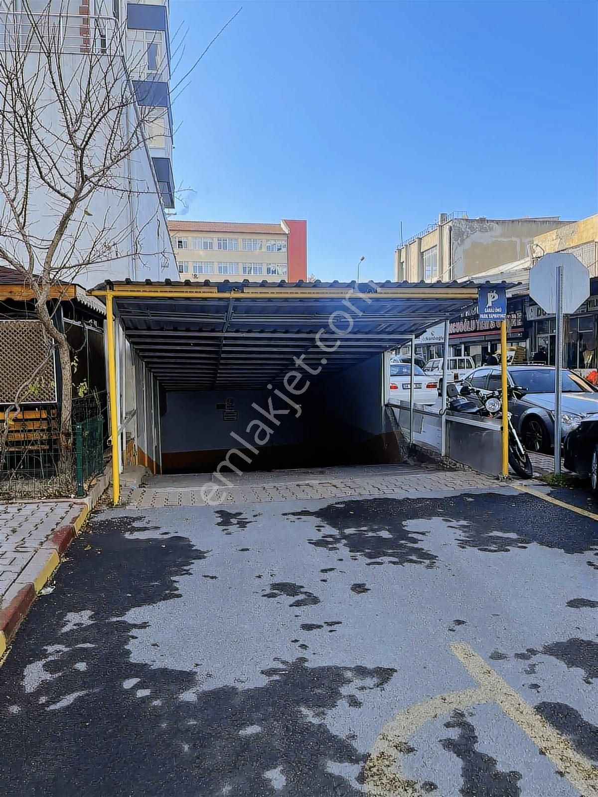 Acil Satılık Çarşı Merkezde 3+1 Kapalı Otoparklı Daire - Görsel 21