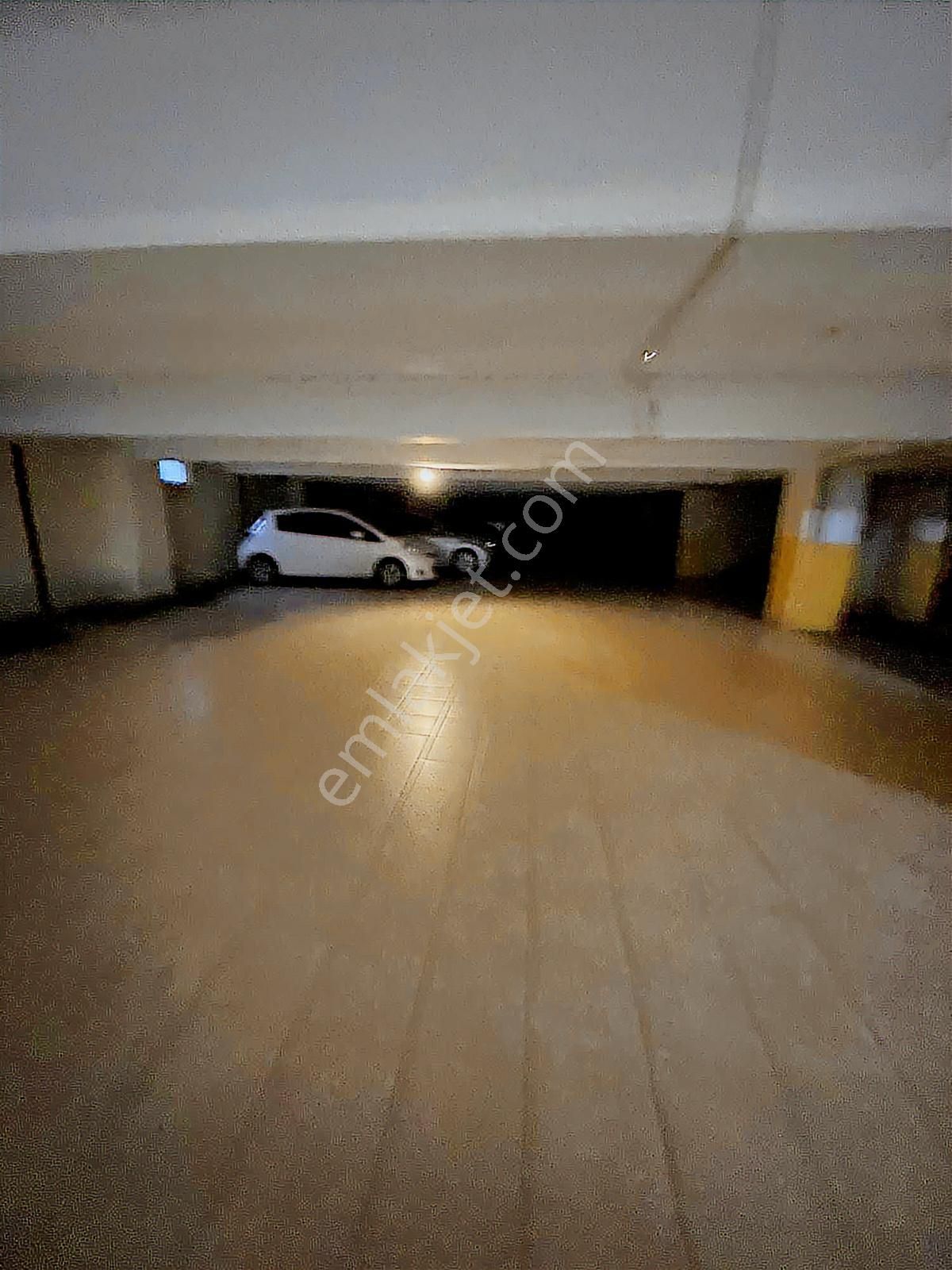 Acil Satılık Çarşı Merkezde 3+1 Kapalı Otoparklı Daire - Görsel 23