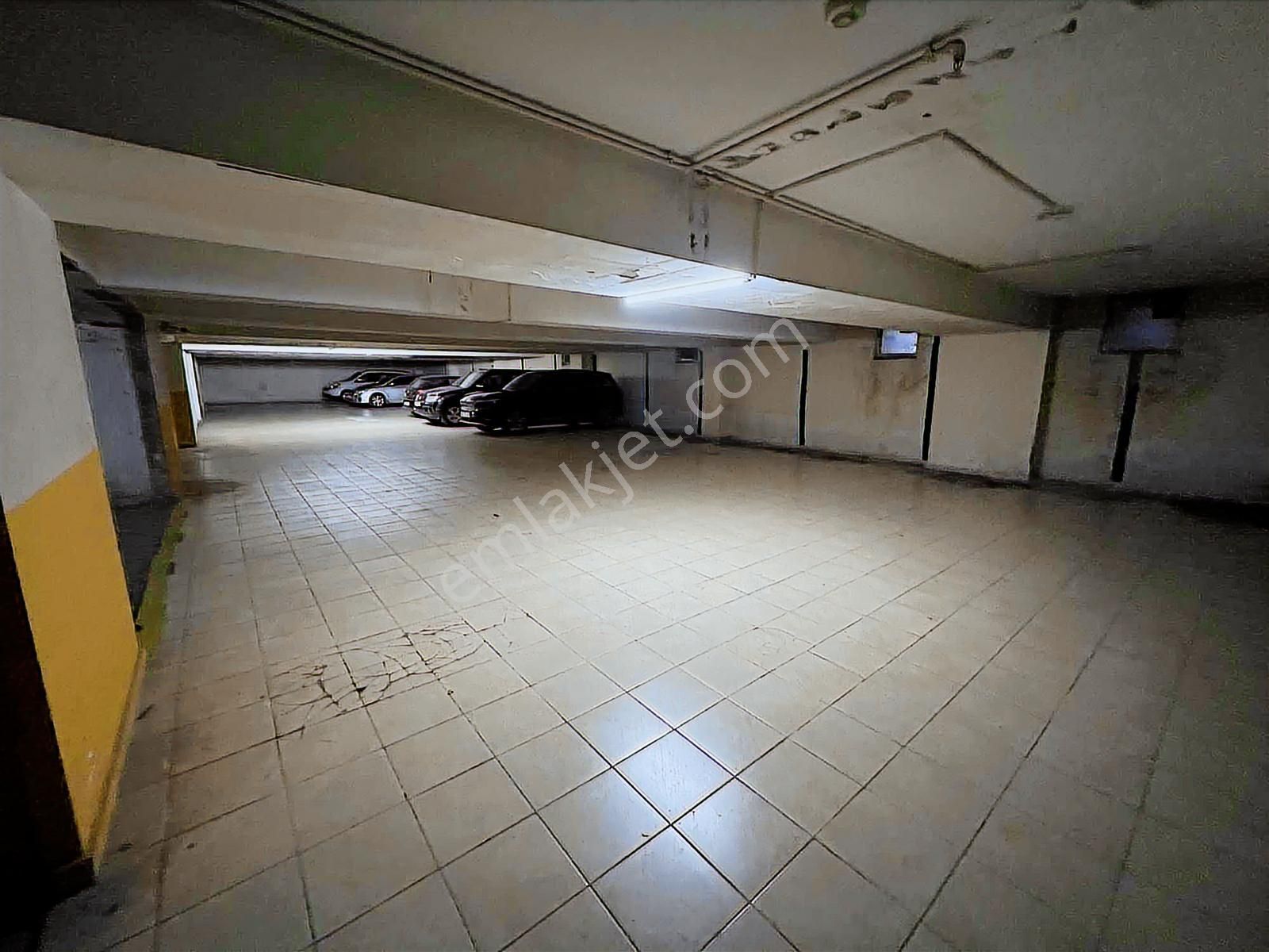 Acil Satılık Çarşı Merkezde 3+1 Kapalı Otoparklı Daire - Görsel 22