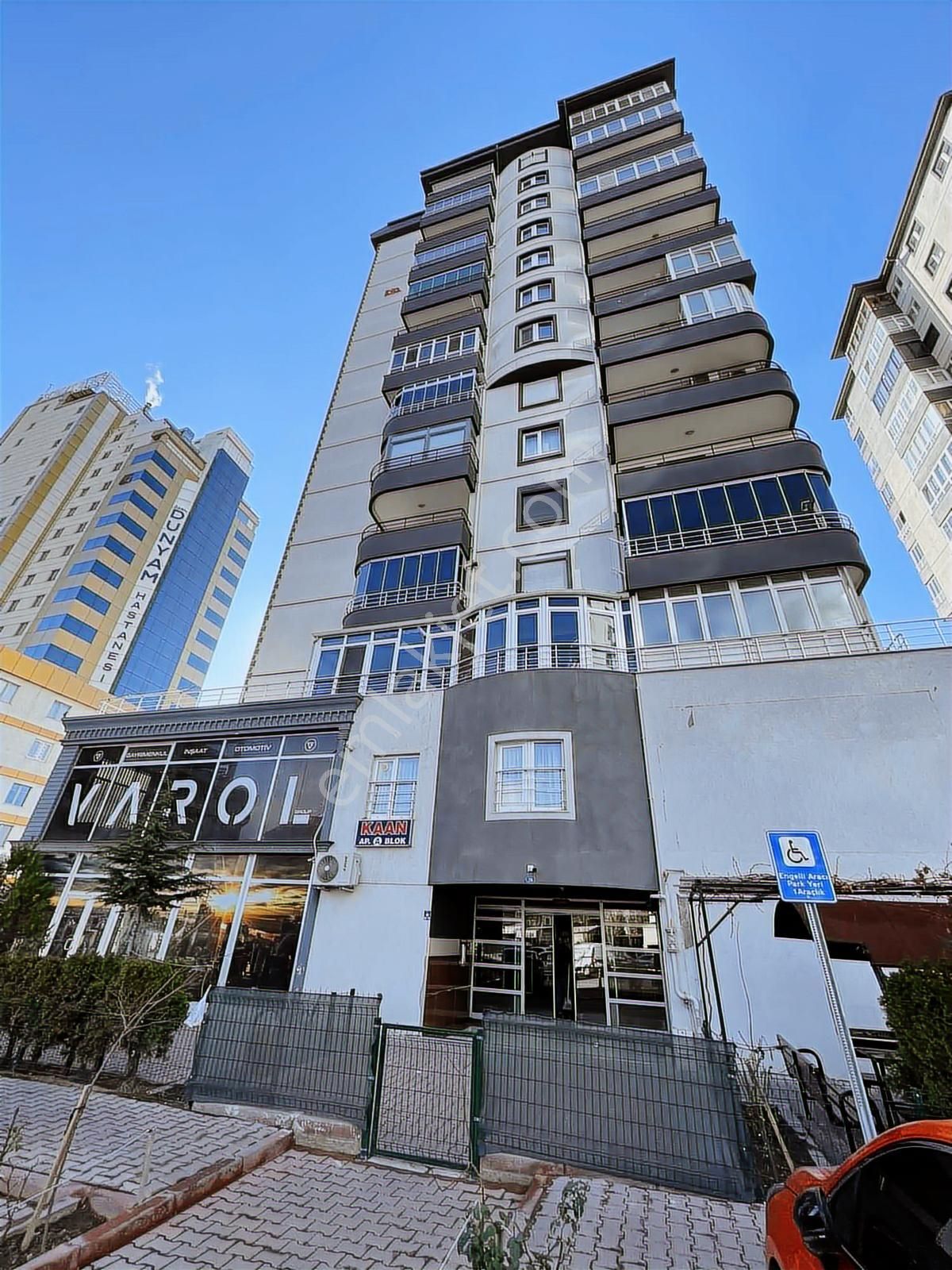 Acil Satılık Çarşı Merkezde 3+1 Kapalı Otoparklı Daire - Görsel 12