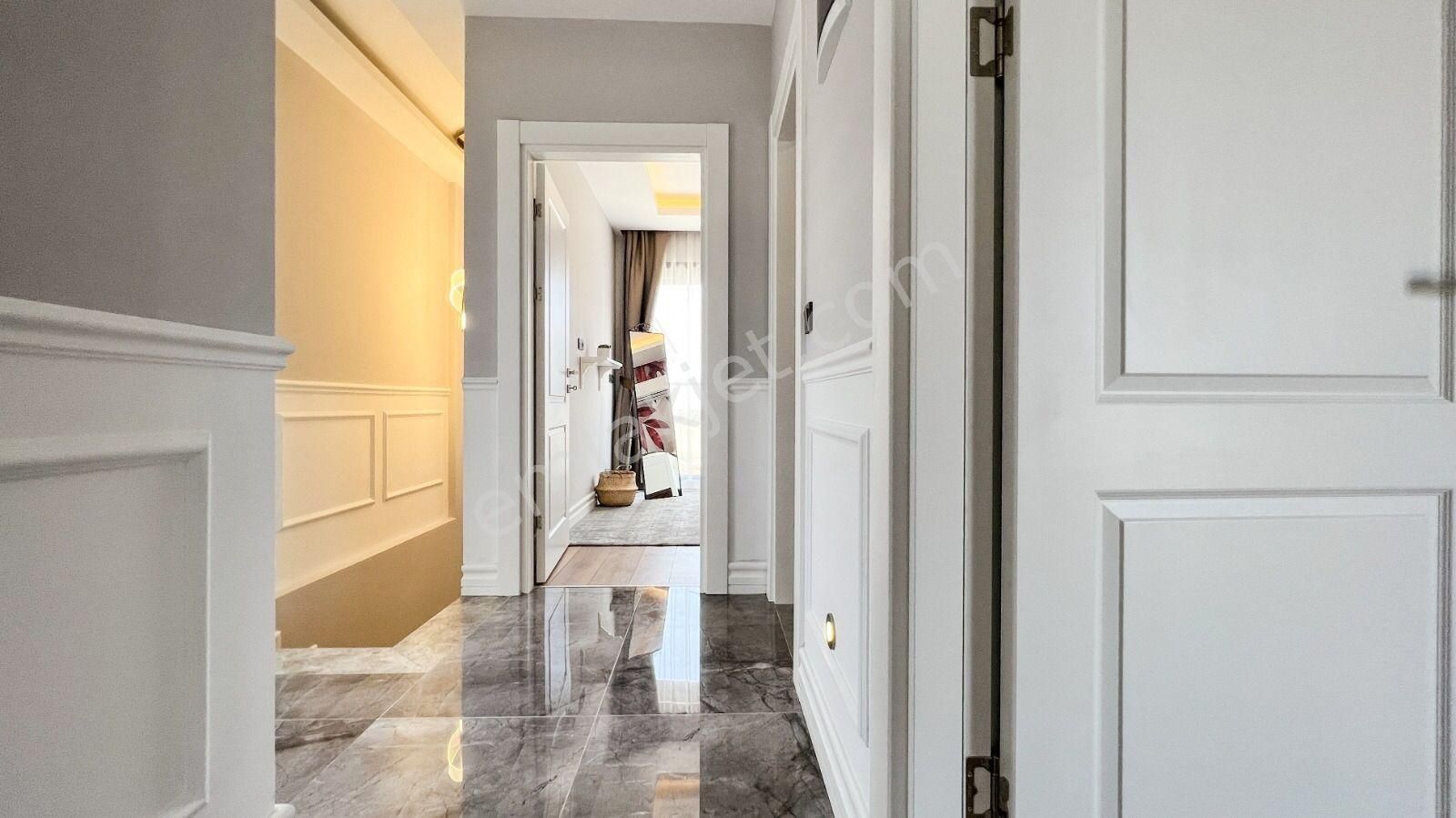 Güzelçamlı'da Havuzlu Sitede Sıfır 3+1 Villa - Görsel 21