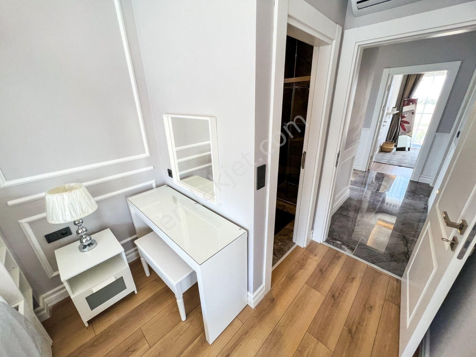 Güzelçamlı'da Havuzlu Sitede Sıfır 3+1 Villa - Görsel 26