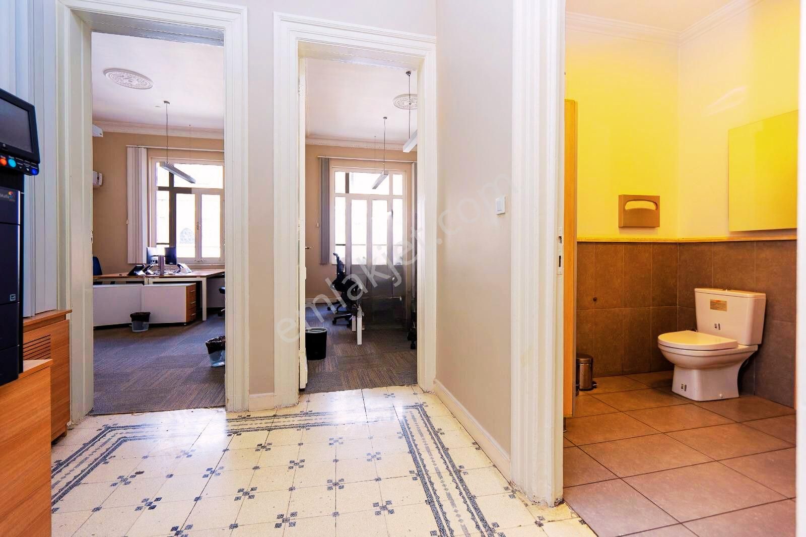 Beyoğlu Odakule'de, İstiklal Caddesine Kiralık İş Yeri - Görsel 33