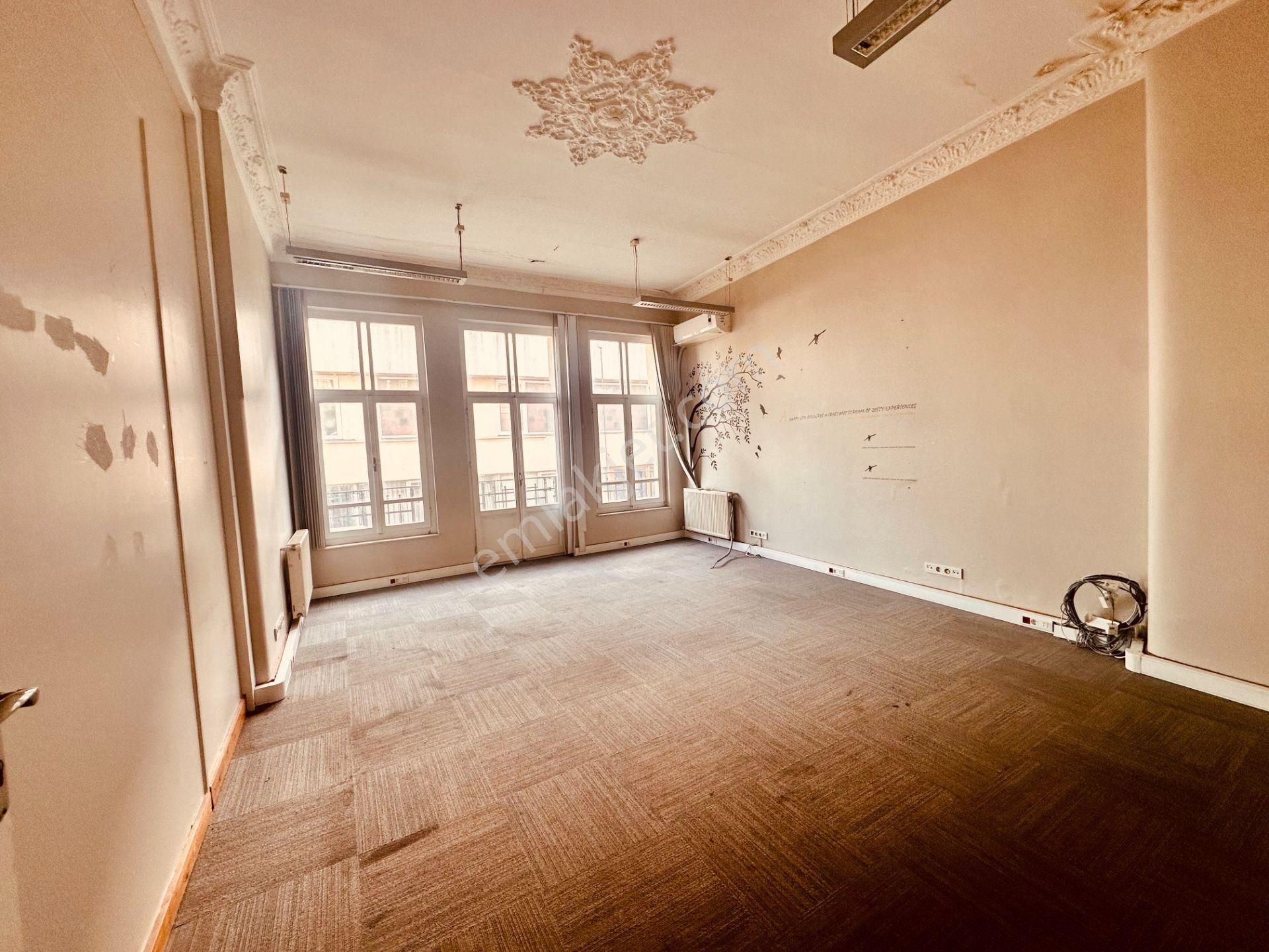 Beyoğlu Odakule'de, İstiklal Caddesine Kiralık İş Yeri - Görsel 16