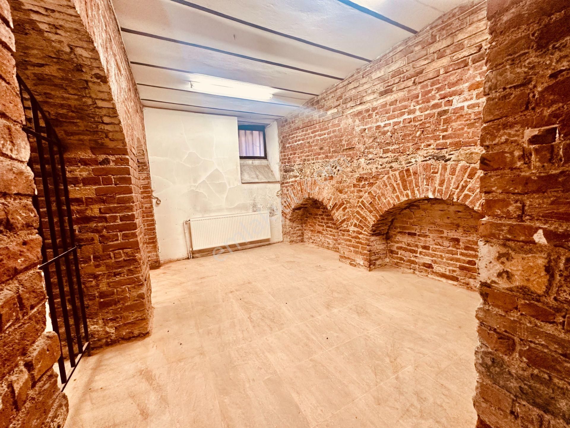 Beyoğlu Odakule'de, İstiklal Caddesine Kiralık İş Yeri - Görsel 28