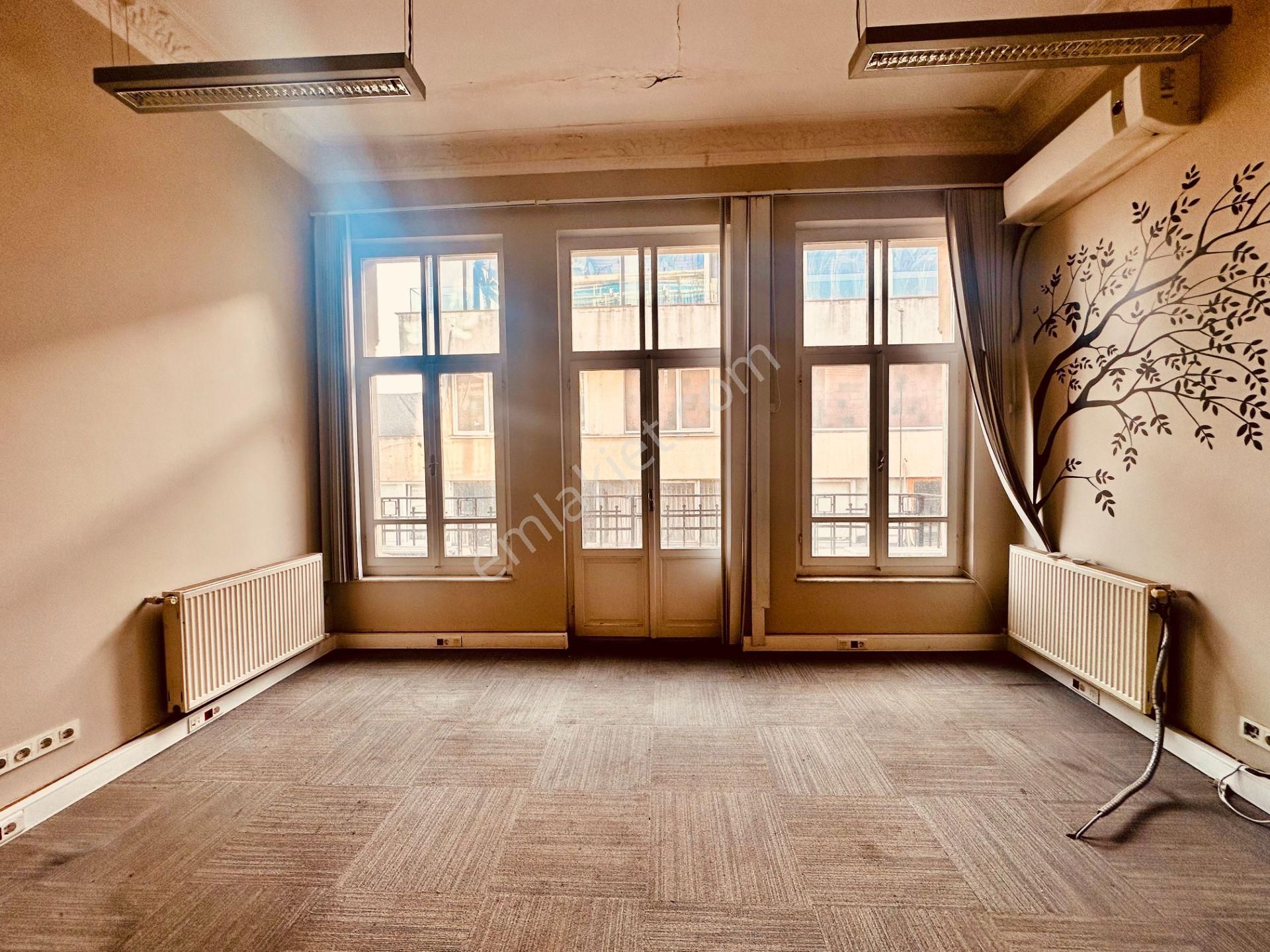 Beyoğlu Odakule'de, İstiklal Caddesine Kiralık İş Yeri - Görsel 15