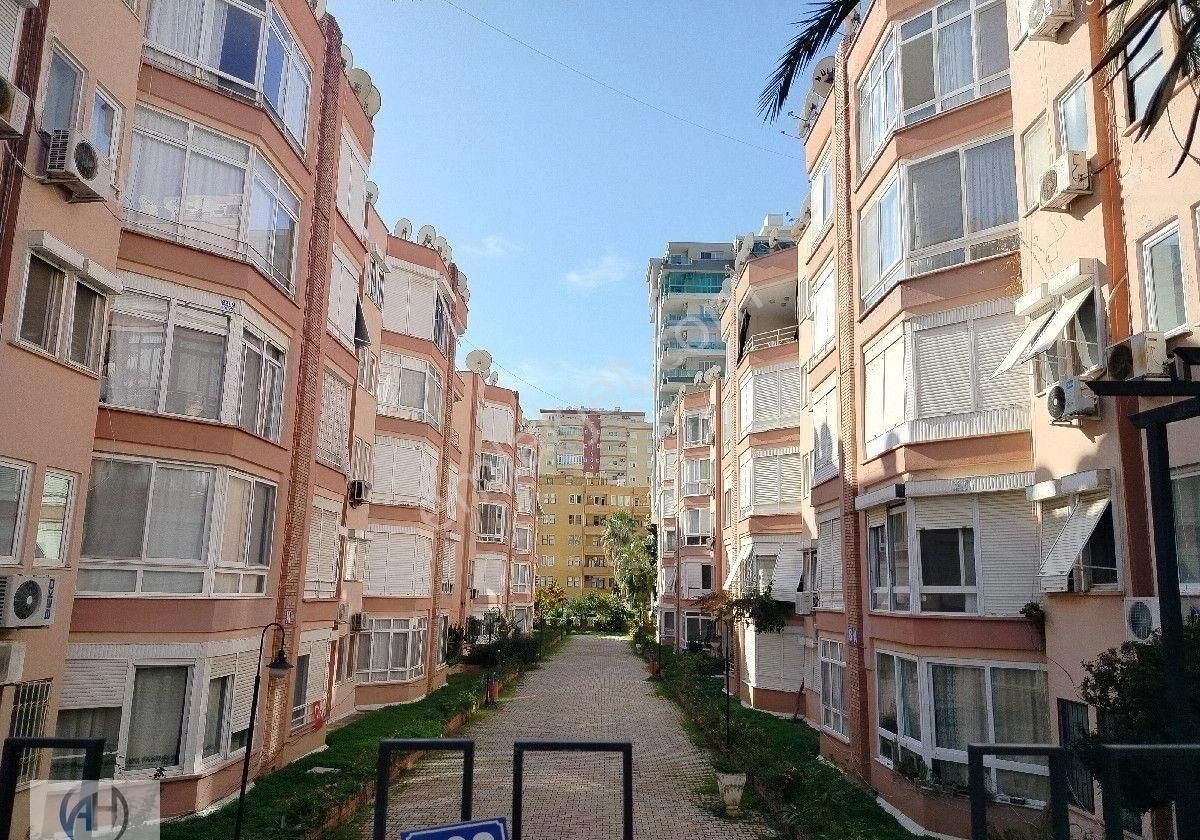 Mahmutlar Atatürk Caddesinde Satılık Yatırımlık 2+1 Daire