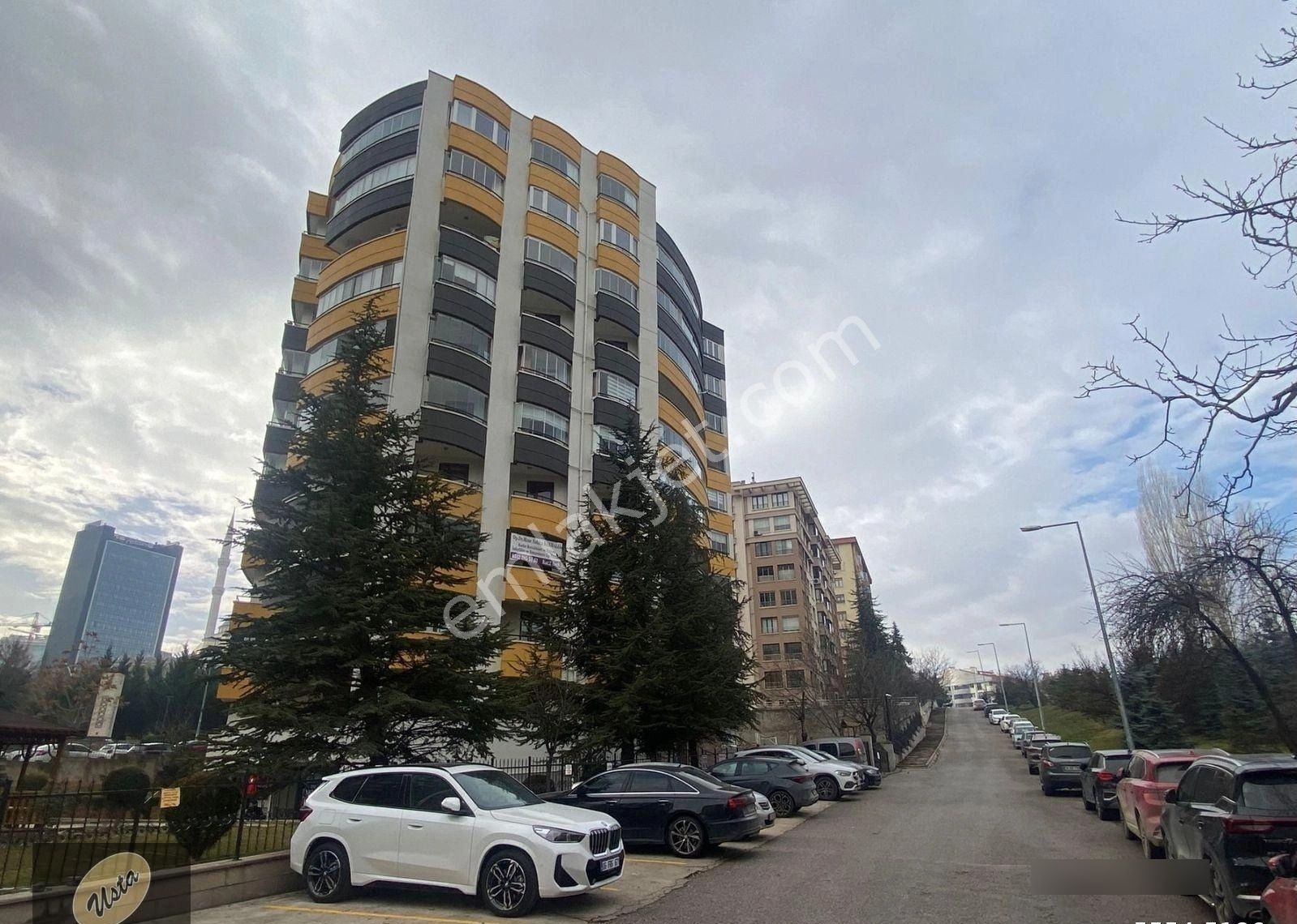 Muhsin Yazıcıoğlu Cd. Üzerinde Giriş Kat Satılık Ofis\iş Yeri