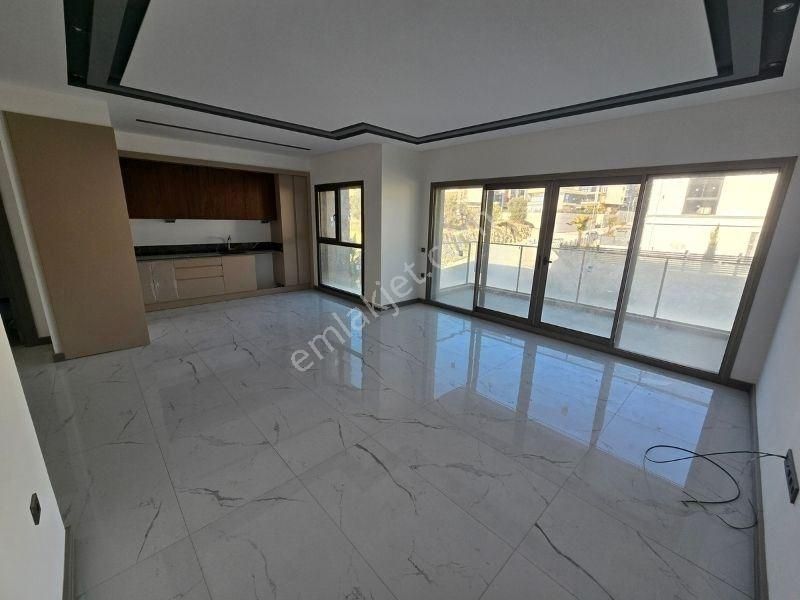 Kuşadası Ege Mahallesi’nde Satılık Ultra Lüks Site İçi 2+1 Daire - Görsel 2