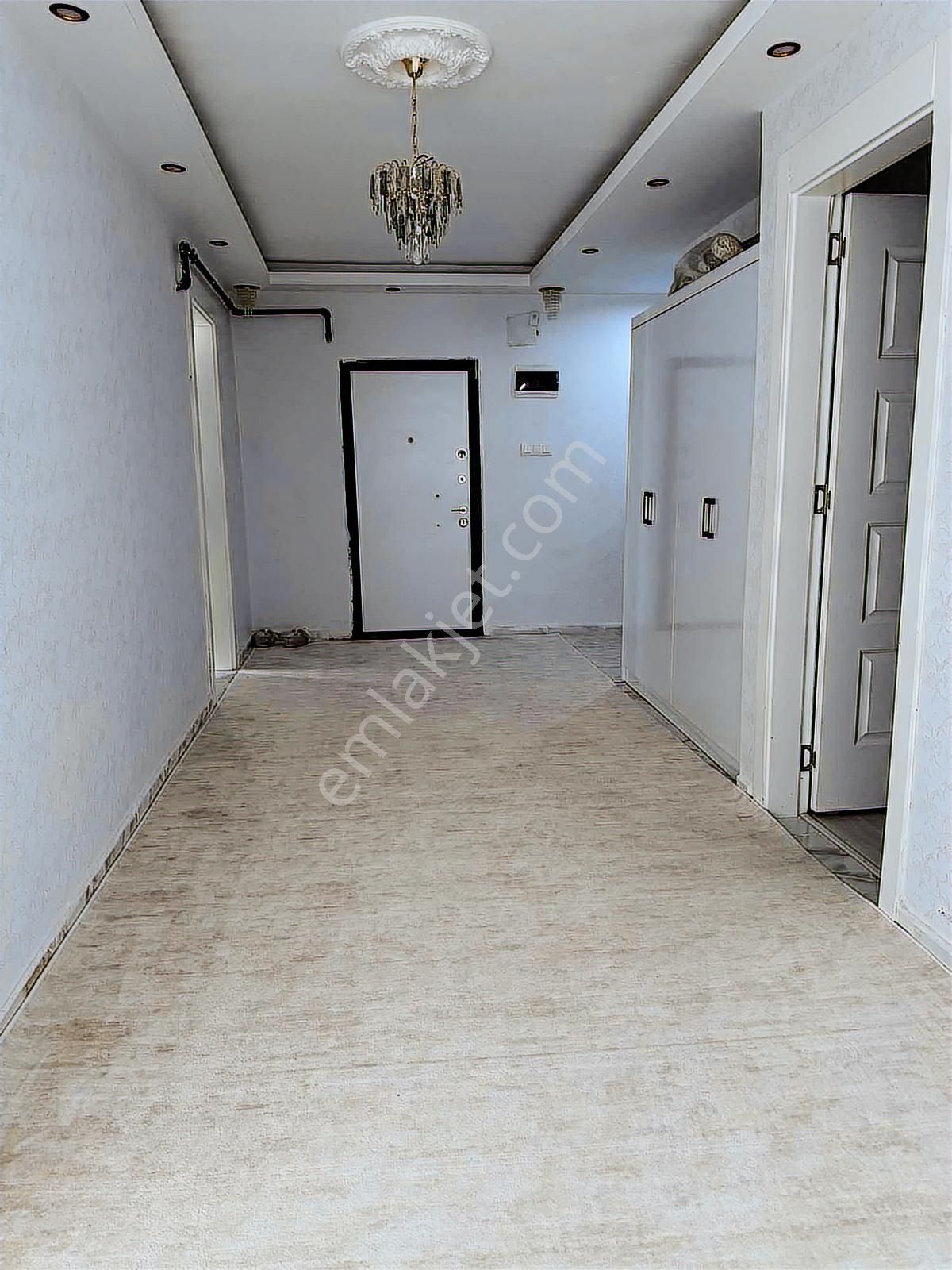 75.yıl Mahallesinde Ara Kat Bakımlı Ultra Geniş 3+1 Kattan Bölme - Görsel 10