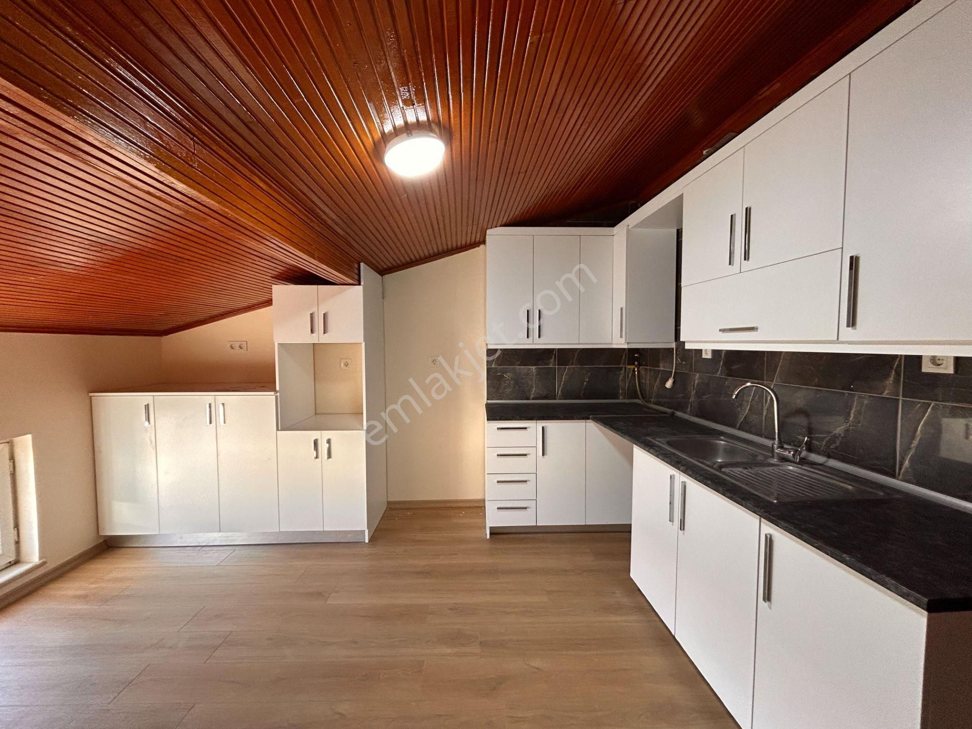 Muhteşem Boğaz Ve Deniz Manzaralı, Teraslı Dublex, 3+1 Daire - Görsel 13