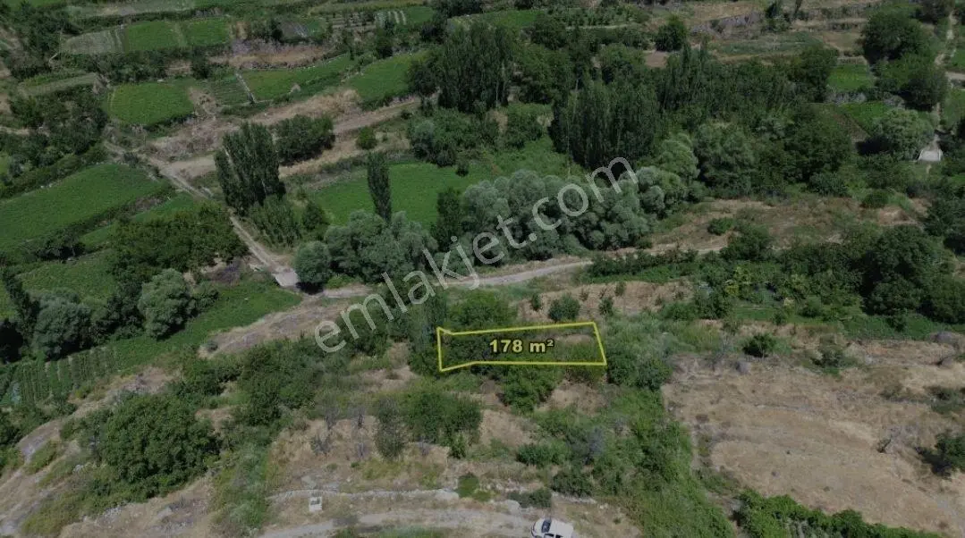 Meram Çukurçimen De Yerleşim Dibinde 178m2 Müstakil Tapulu Bahçe