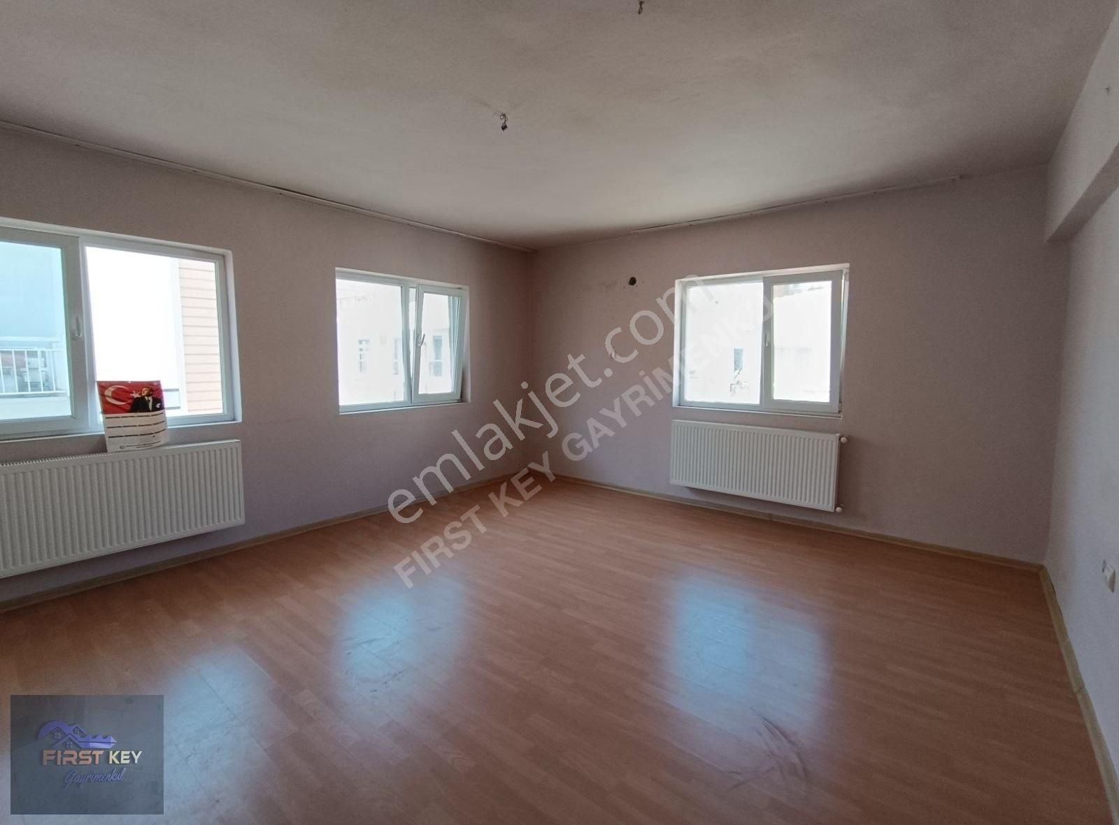 Üçyol Metroya Yürüme Mesafesinde Kiralık Geniş 3+1 Daire - Görsel 4