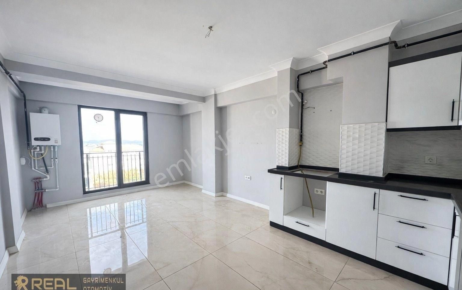 Bandırma Real Gayrimenkul’den Yeni Mahalle’de Deniz Manzaralı 1+1 Teraslı Dubleks Daire - Görsel 2