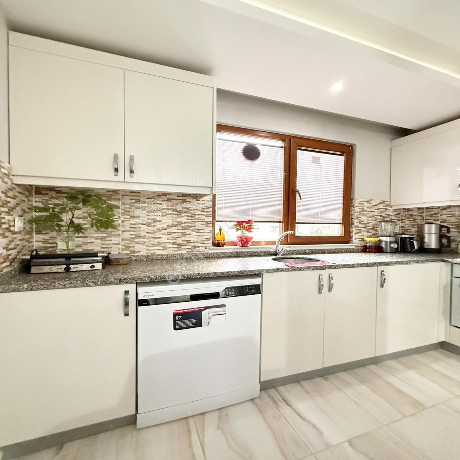 Çekmeköy Yapı Gayrimenkul'den Kullanışlı 2+1 Ara Kat!!! - Görsel 11