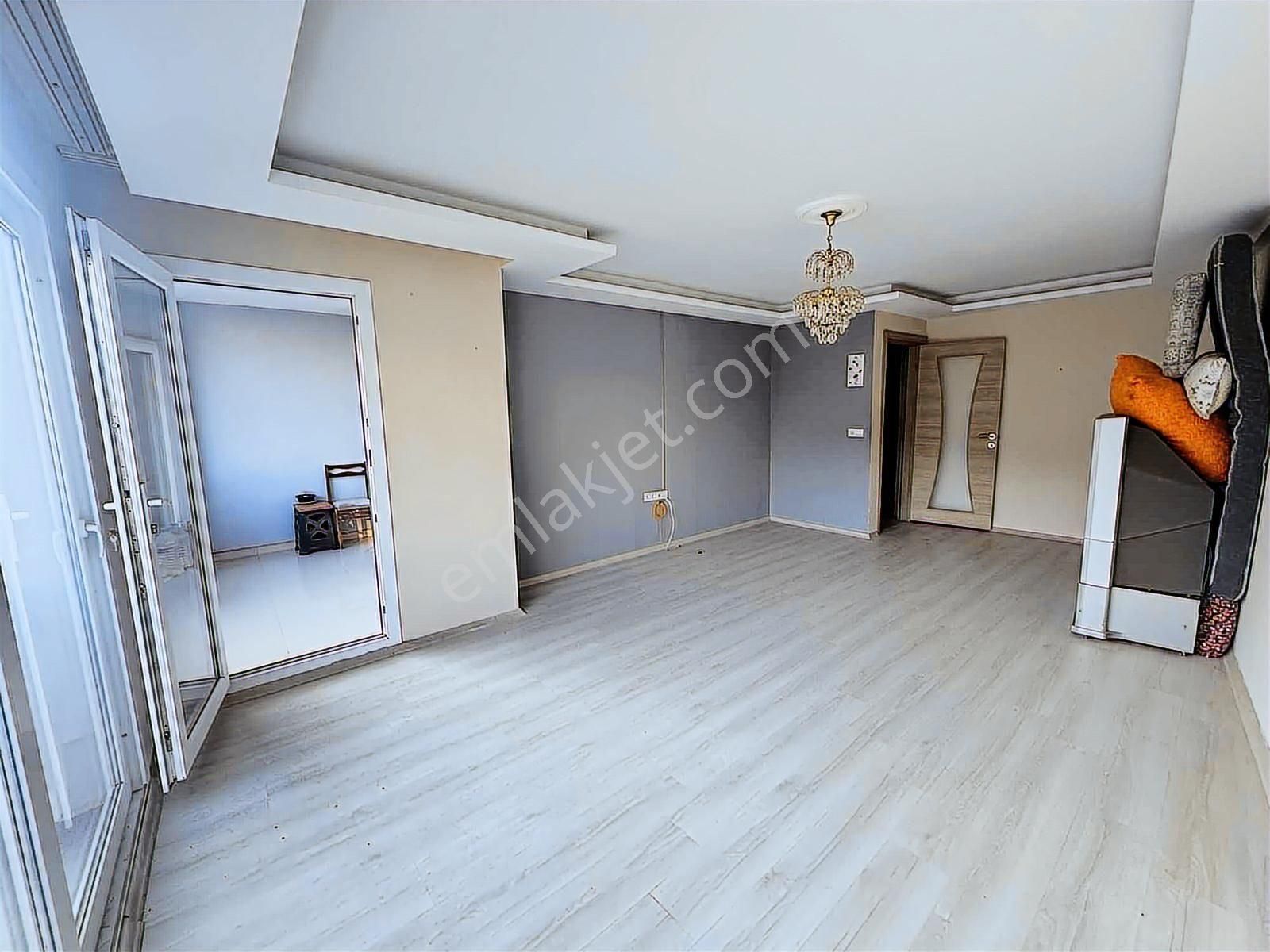 Kuşadası Davutlar'da Satılık 5+1 Kapalı Mutfaklı Çatı Dubleks