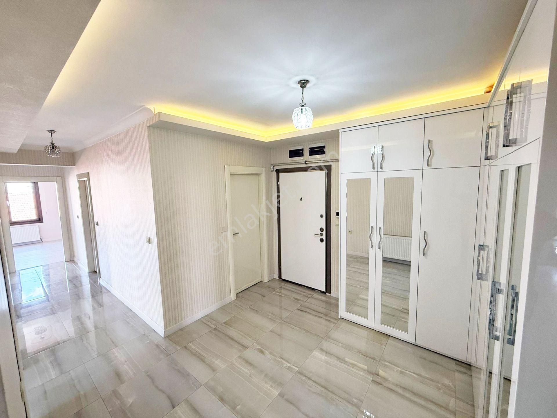Etlik'te Üst Segment 4+1 Modern Tasarımlı Daire - Görsel 33