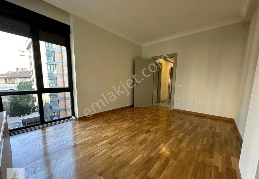 Suadiye Zarada 3+1 Ebeveynli Balkonlu Ultra Lüks Yeni Bina - Görsel 2