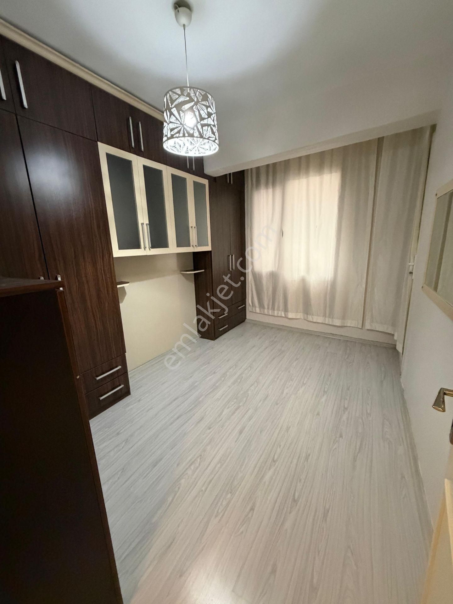 Acillll İzmir Yeşılyurt Hastanesi Yakını