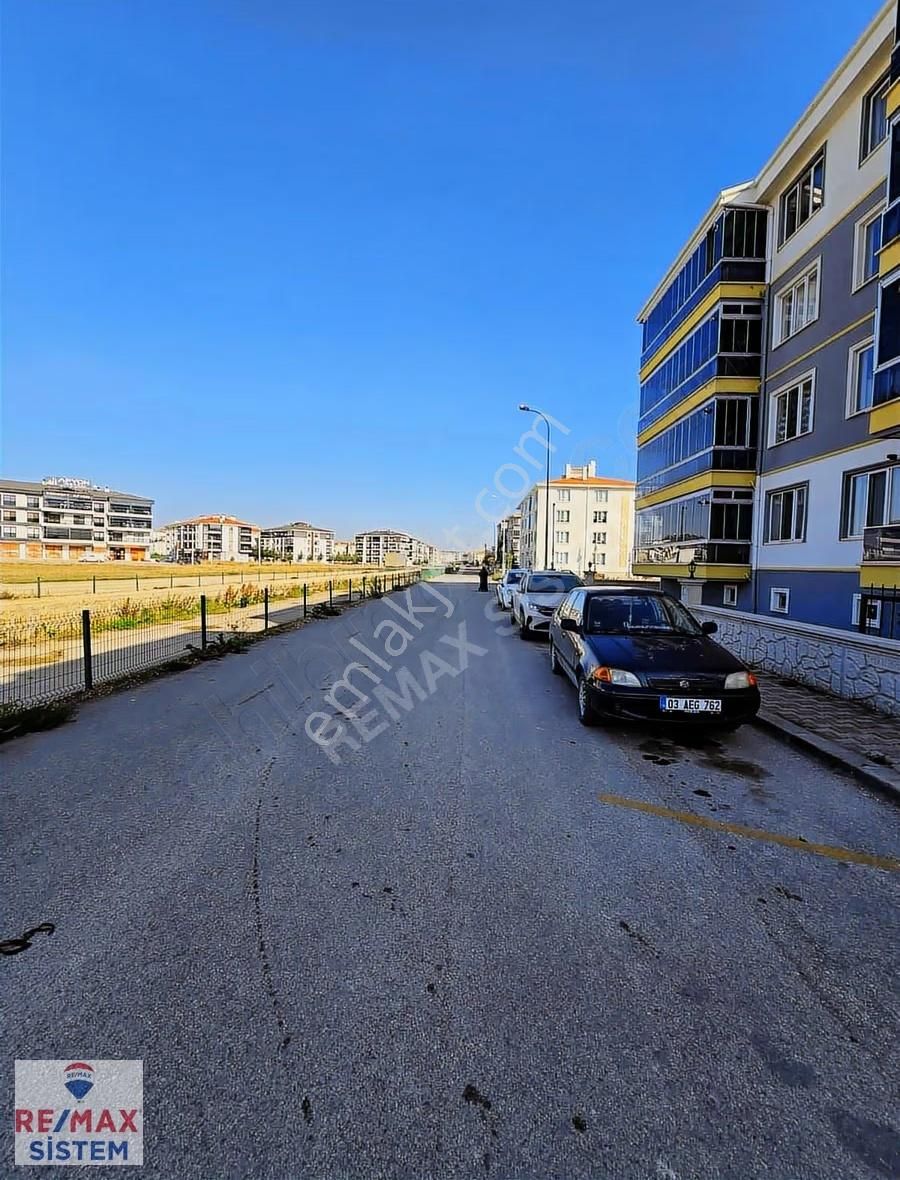 Site İçerisinde Güney Cephe 3+1 Satılık Daire