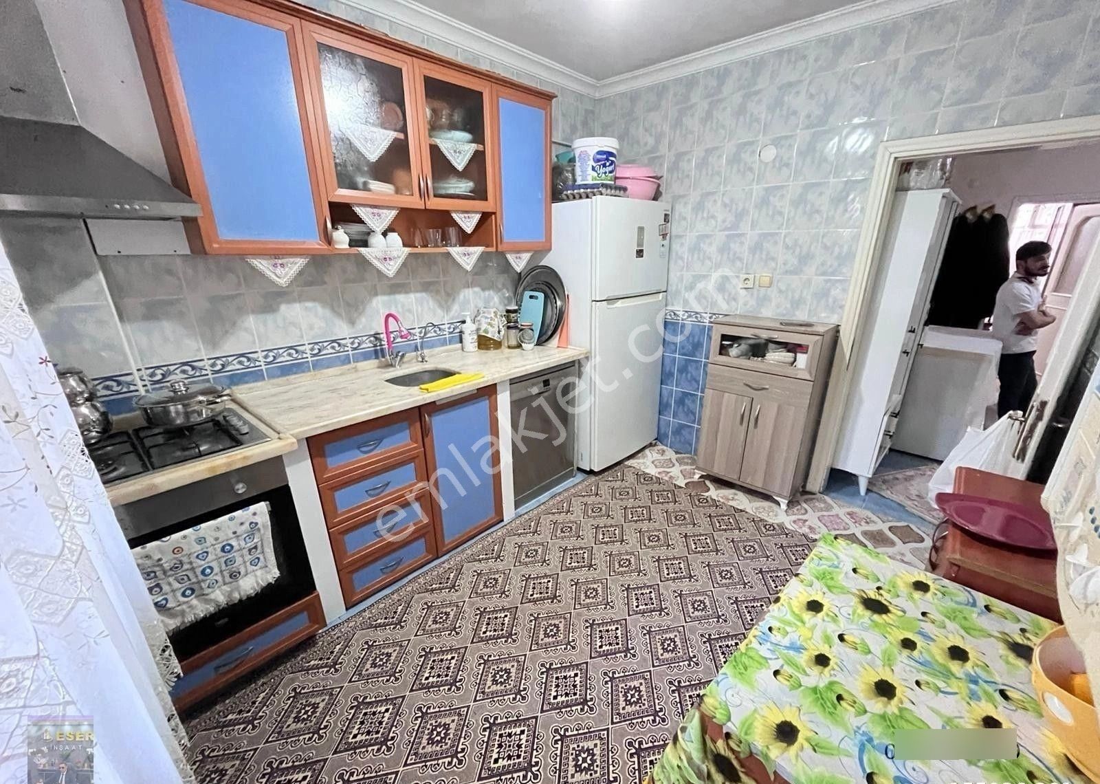 Eser İnş.ismetpaşa Mah Satılık 3+1 145m2 Devasa Büyüklükte Daire