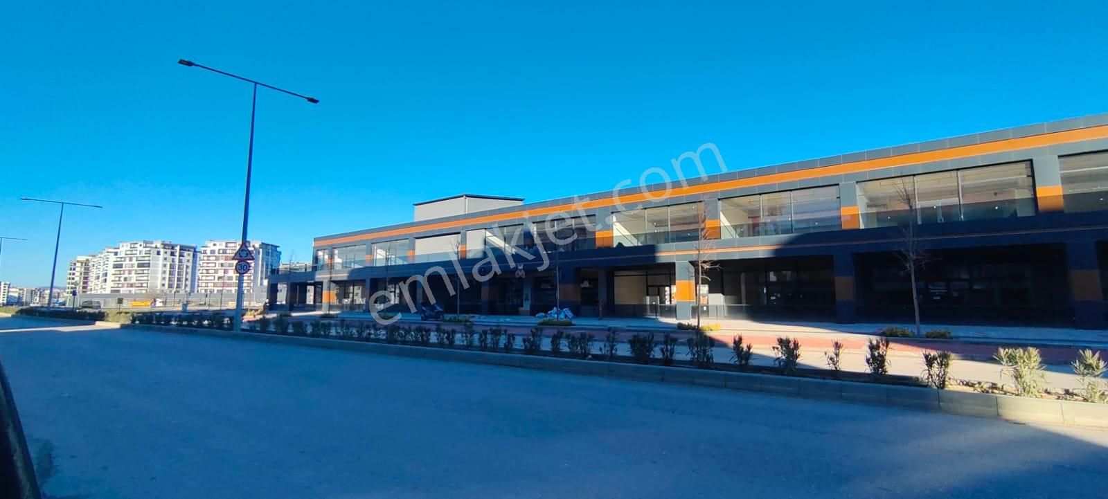 Nilüfer Balkan Mahallesi Bulvar Cepheli Avm Yanı Kiralık Dükkan - Görsel 2