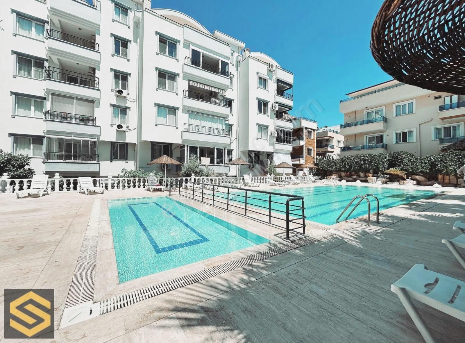 Didim Efeler Mah. Havuzlu Sitede Yüksek Giriş Geniş 2+1 Daire - Görsel 14