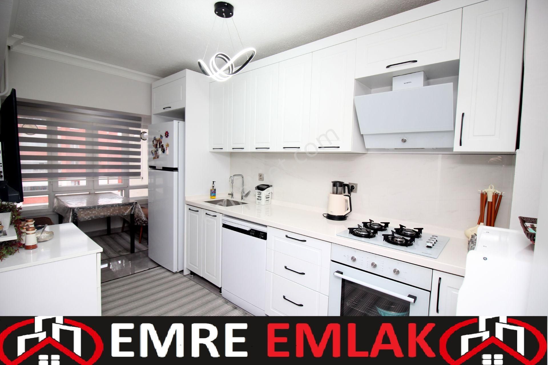 Emre Emlak'tan Oğuzlar'da Site İçi Yapılı Asansörlü Arakat Satılık 3+1 Daire