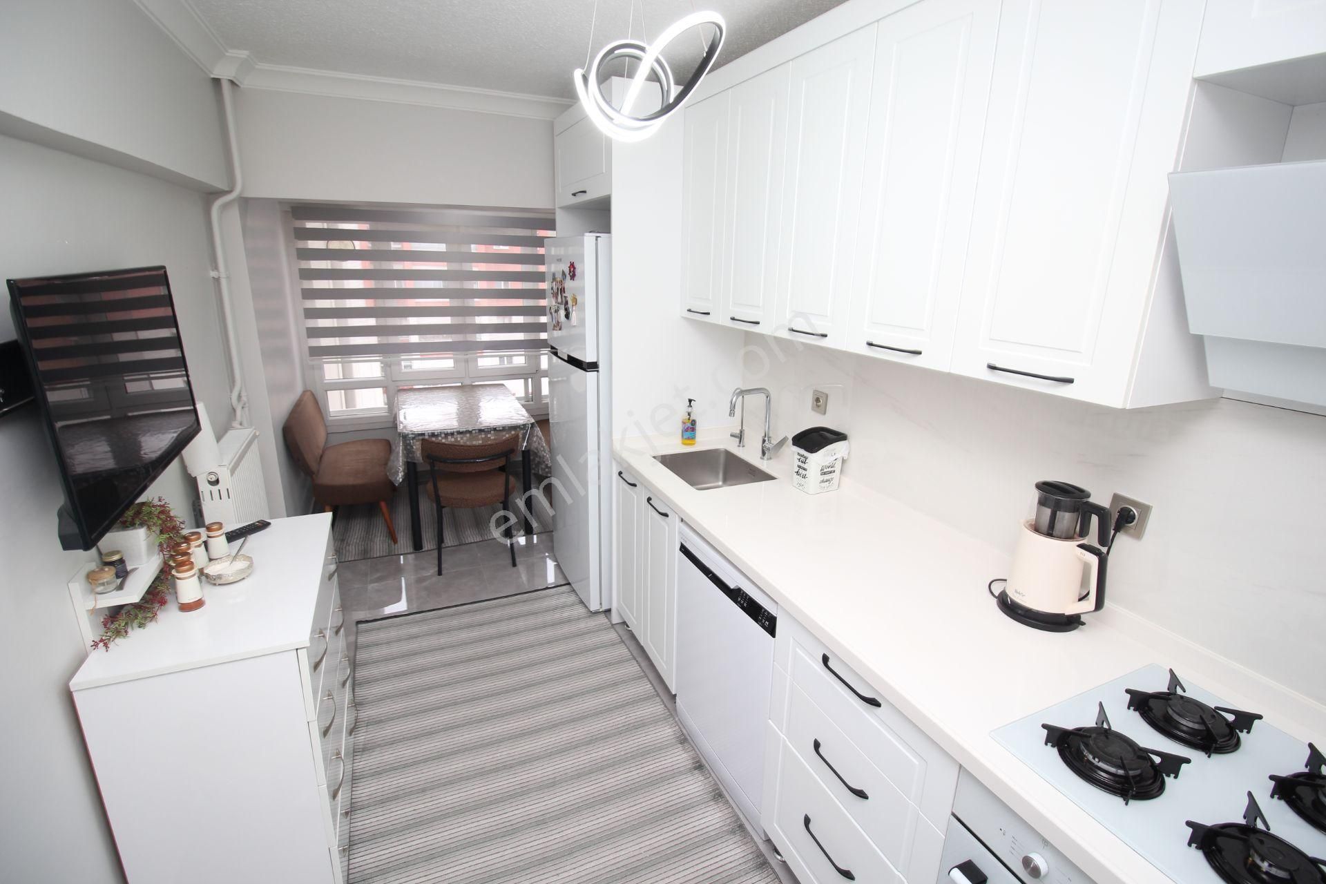 Emre Emlak'tan Oğuzlar'da Site İçi Yapılı Asansörlü Arakat Satılık 3+1 Daire - Görsel 5