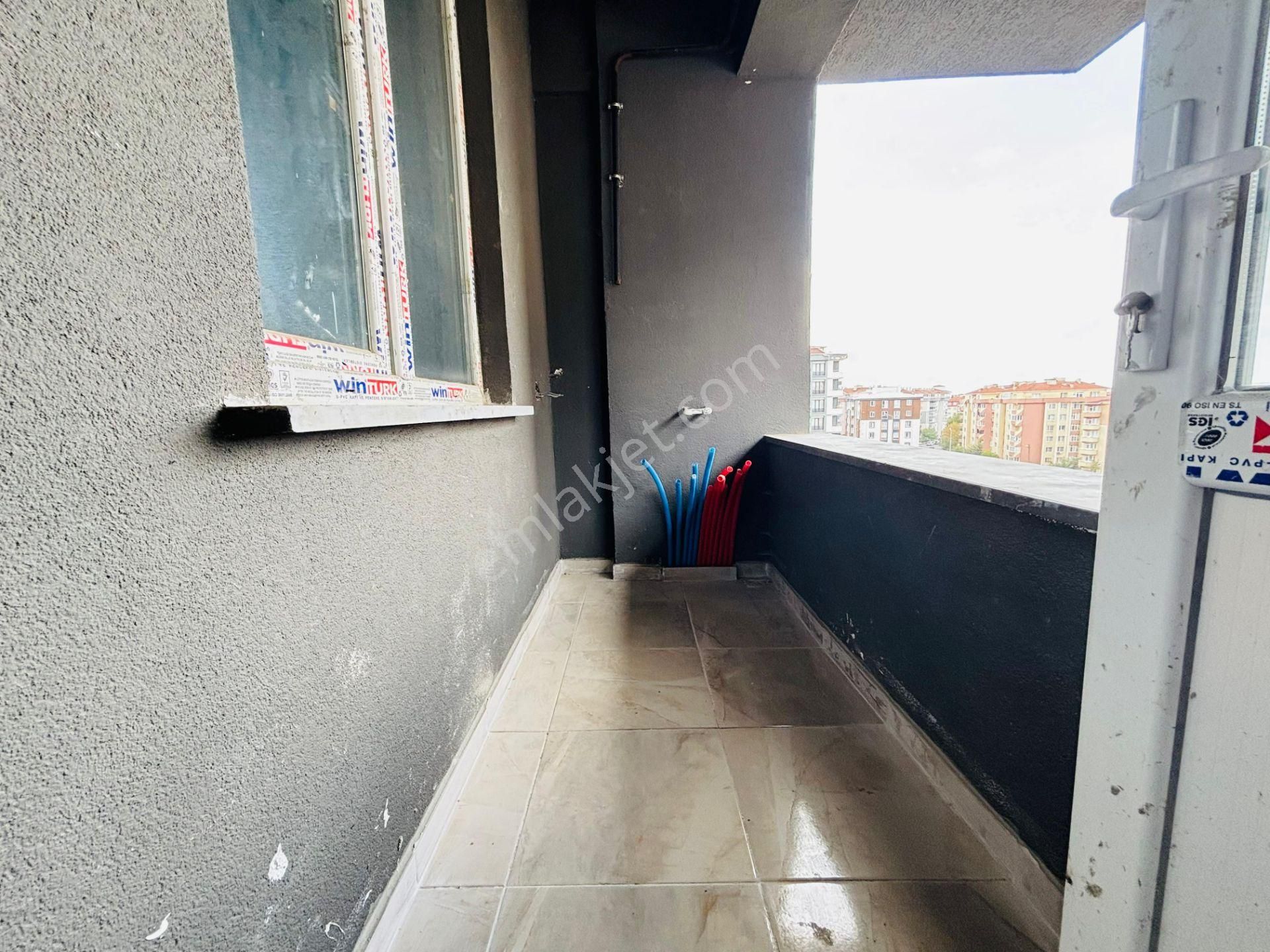 Güven'den İstasyonda Butik Sitede Kap. Otoparklı Fırsat 2+1daire - Görsel 17