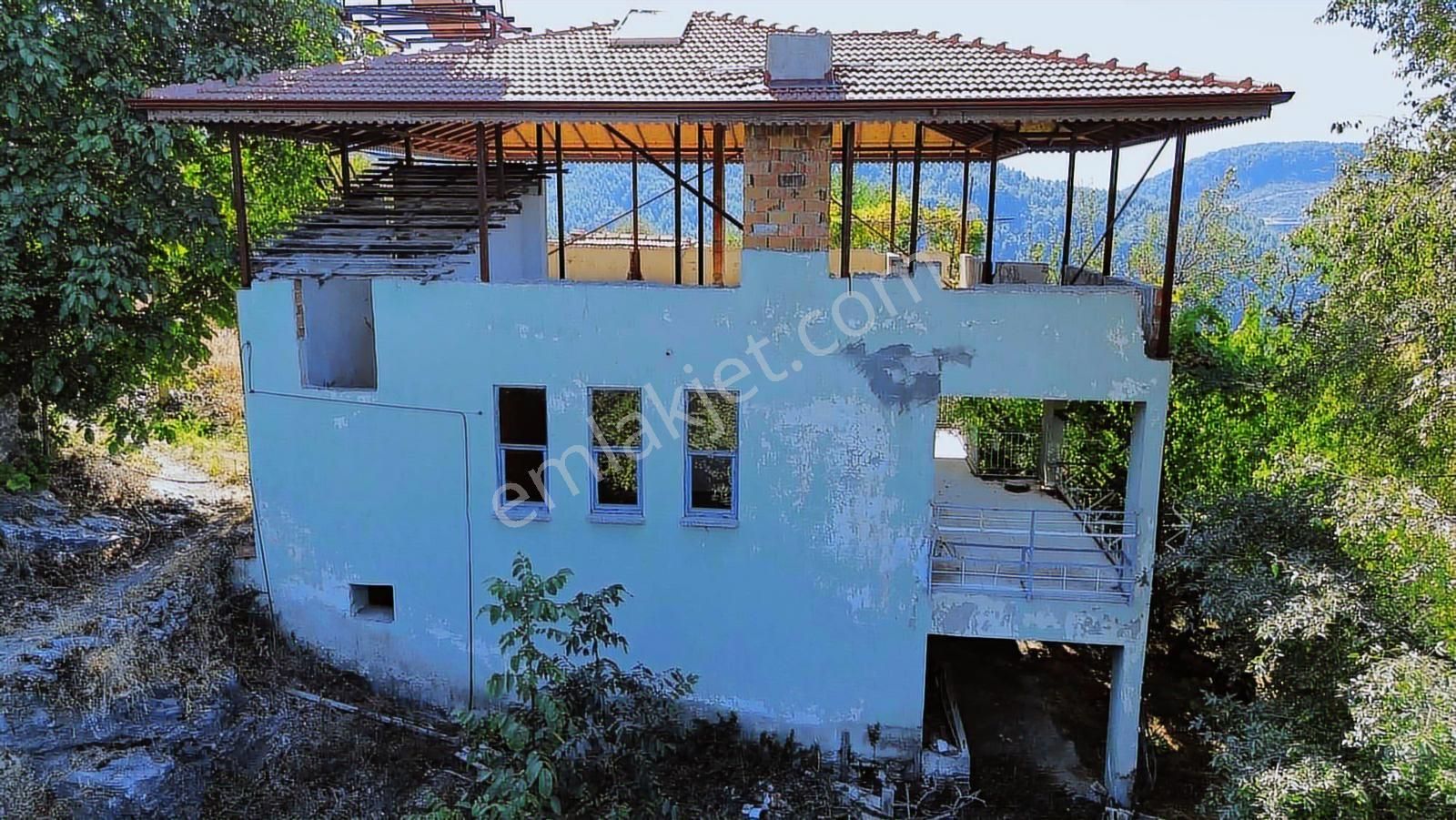 Emlakparktan Mahmutseydıde Manzaralı 425m2 Tarla Ve Ikı Kat Ev