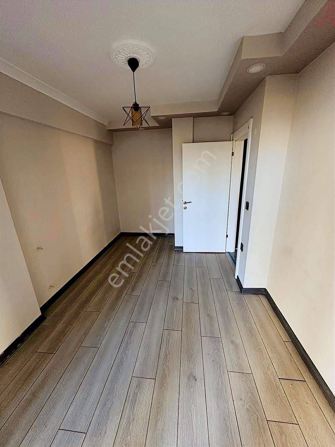 Didim Yeni Mahalle'de Merkezi Konumda Ara Kat Ön Cephe 2+1 Daire - Görsel 4