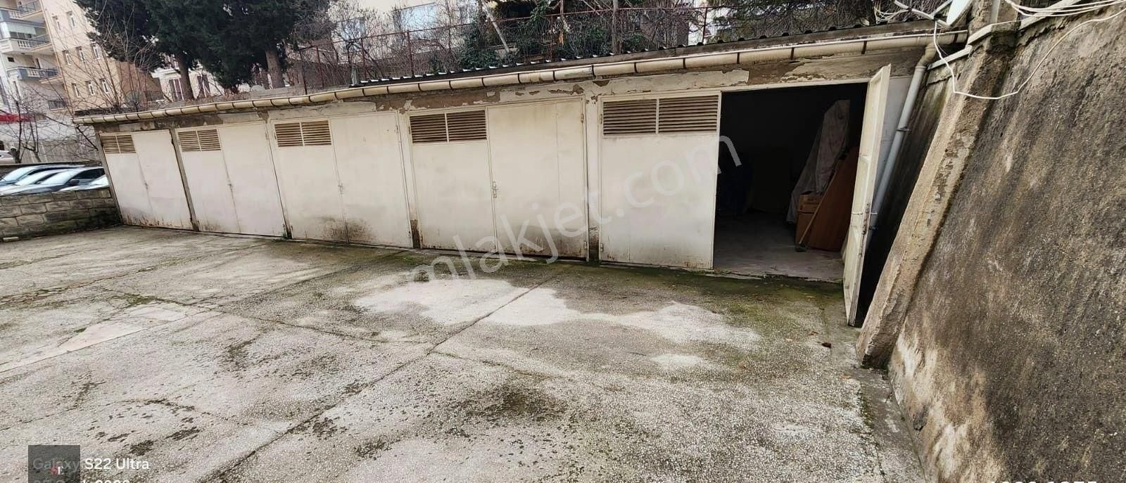 Bahçelievler'de Satılık 3+1 Ara Katta Kombili Müstakil Tapuya İşli Kapalıotopark-depo - Görsel 3