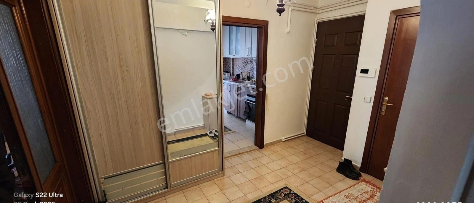 Bahçelievler'de Satılık 3+1 Ara Katta Kombili Müstakil Tapuya İşli Kapalıotopark-depo - Görsel 2