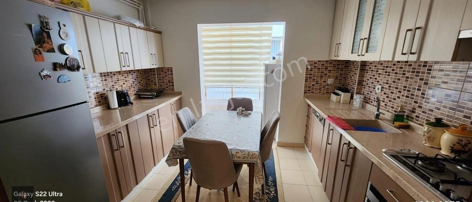 Bahçelievler'de Satılık 3+1 Ara Katta Kombili Müstakil Tapuya İşli Kapalıotopark-depo