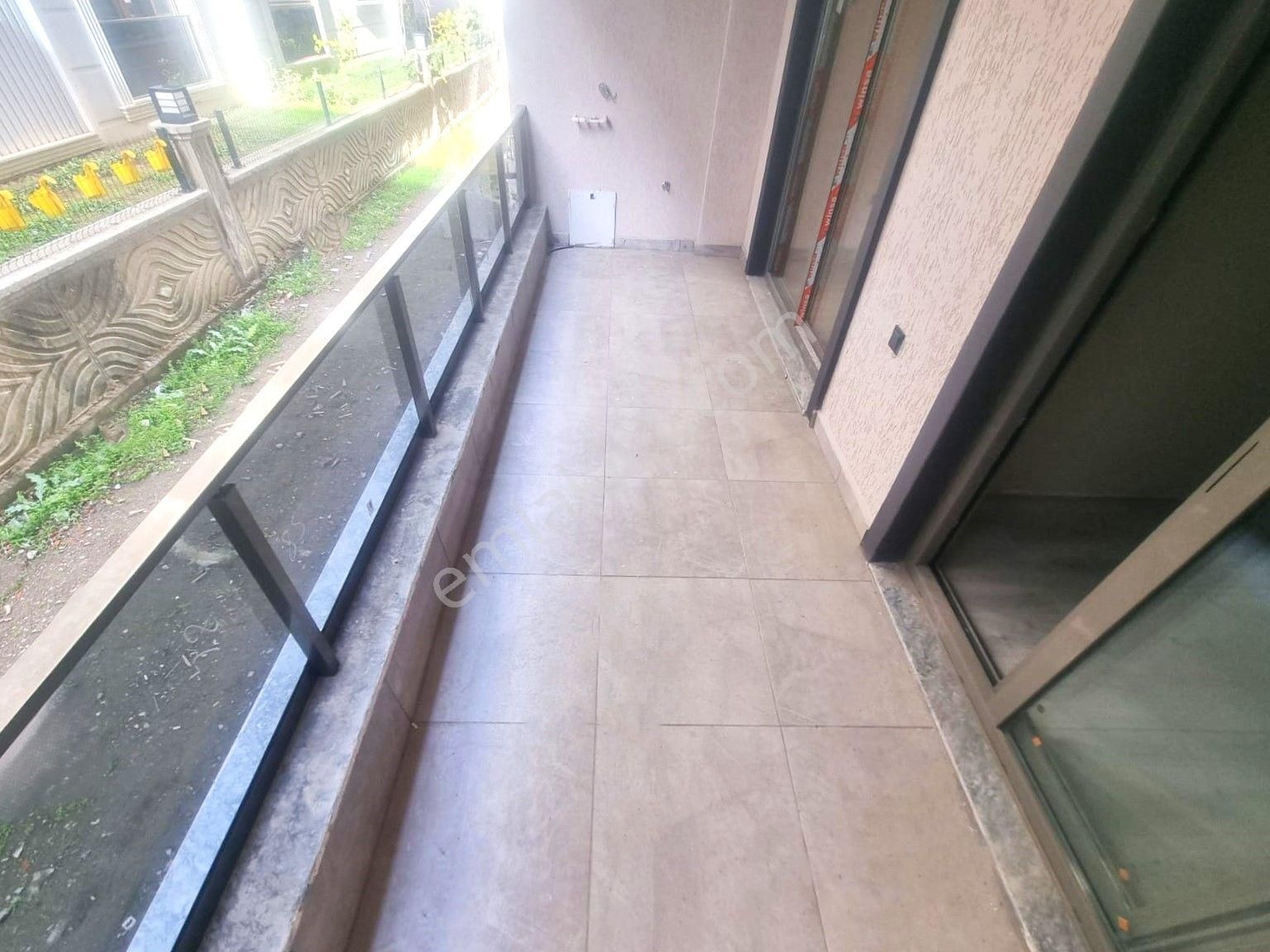 Aygül'den Akçay'da Şık Ve Konforlu Oturumuyla Sıfır Ön Cephe Ada Mutfaklı 1+1/2+1 Satılık Daireler - Görsel 33