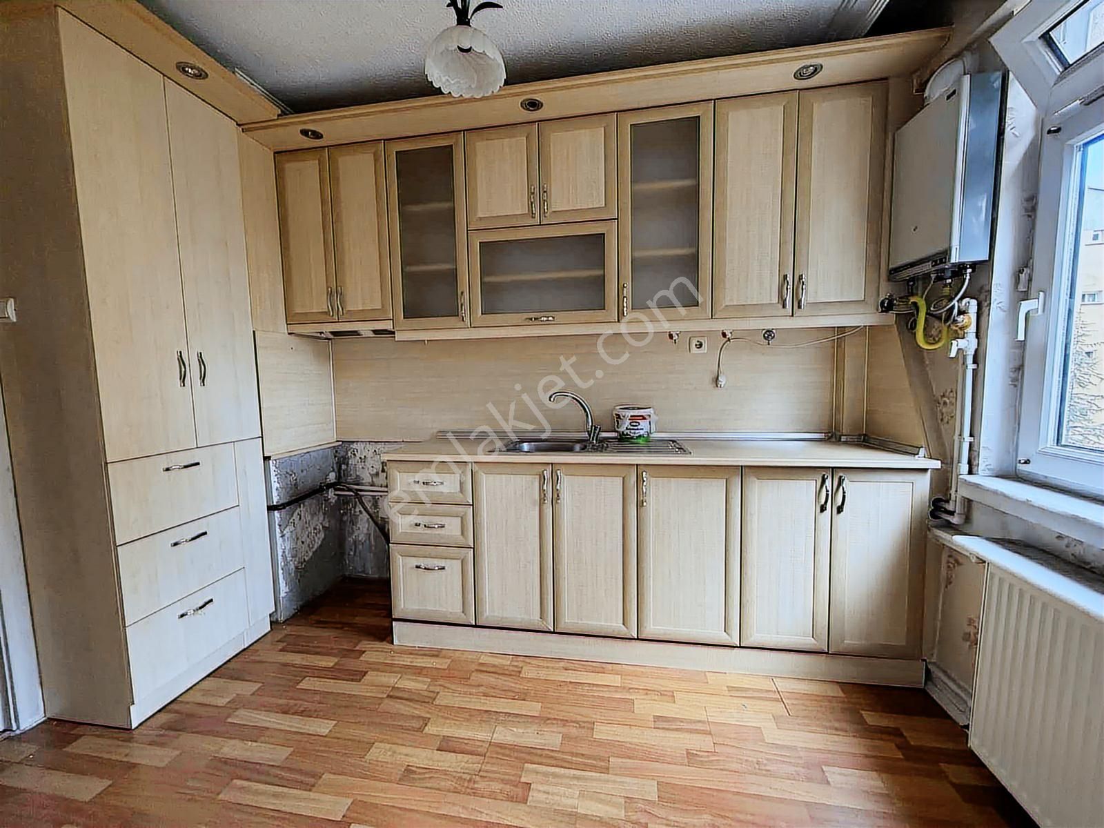 Koç Gayrimenkul'den 2+1 1. Katta Masrasfız Kiralık Daire - Görsel 2