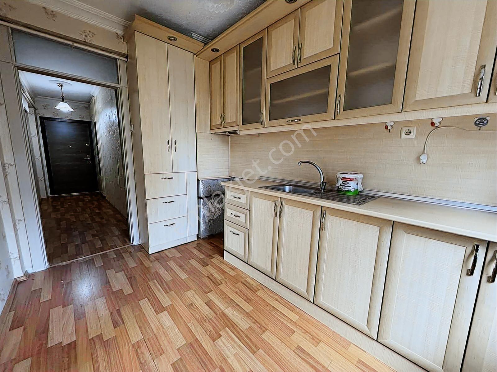 Koç Gayrimenkul'den 2+1 1. Katta Masrasfız Kiralık Daire