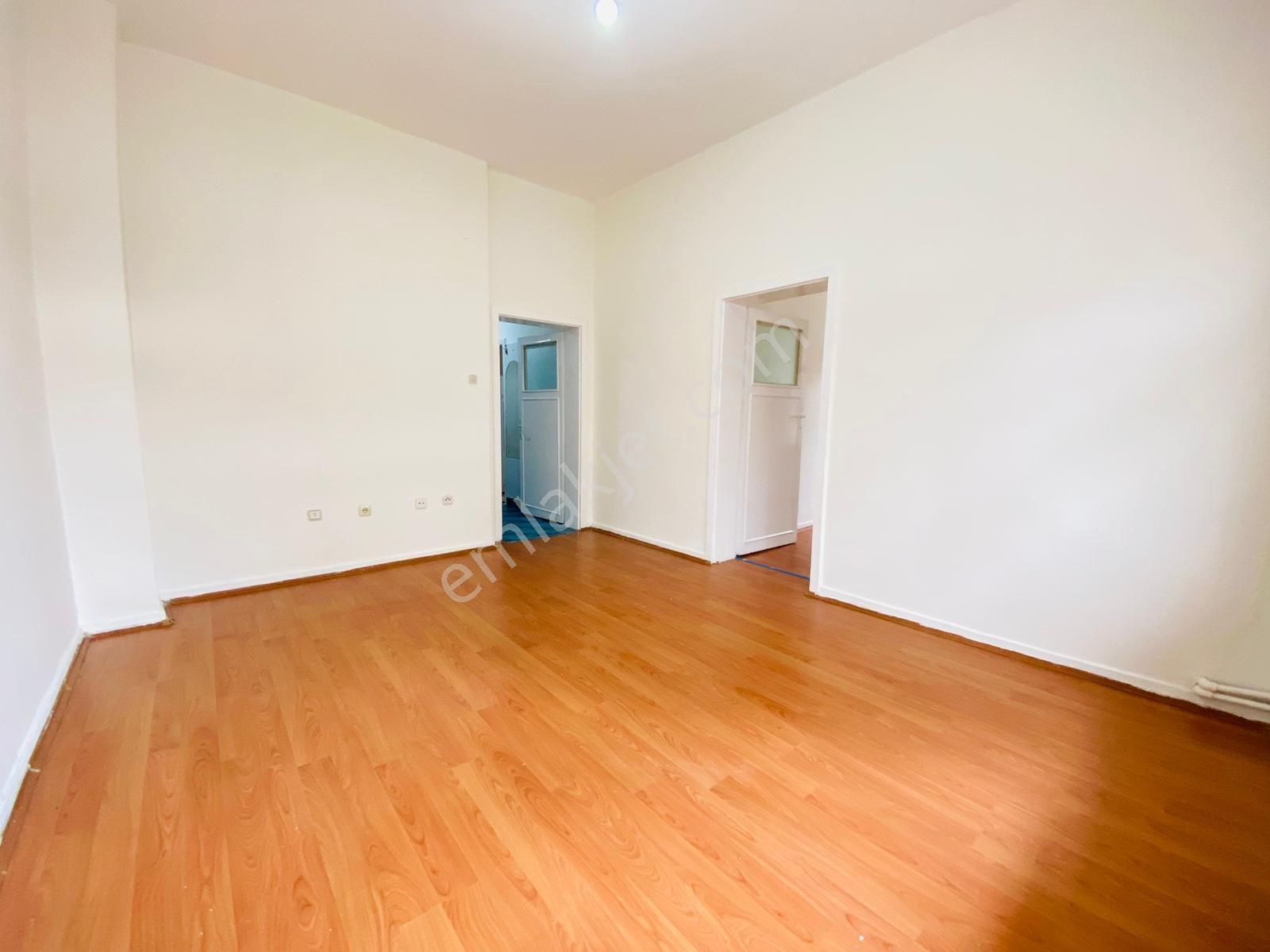 Ertuğrulgazi'de Cemal Gürsel Cad. Yakını Giriş Katta Satılık 2+1 Daire !!! - Görsel 3