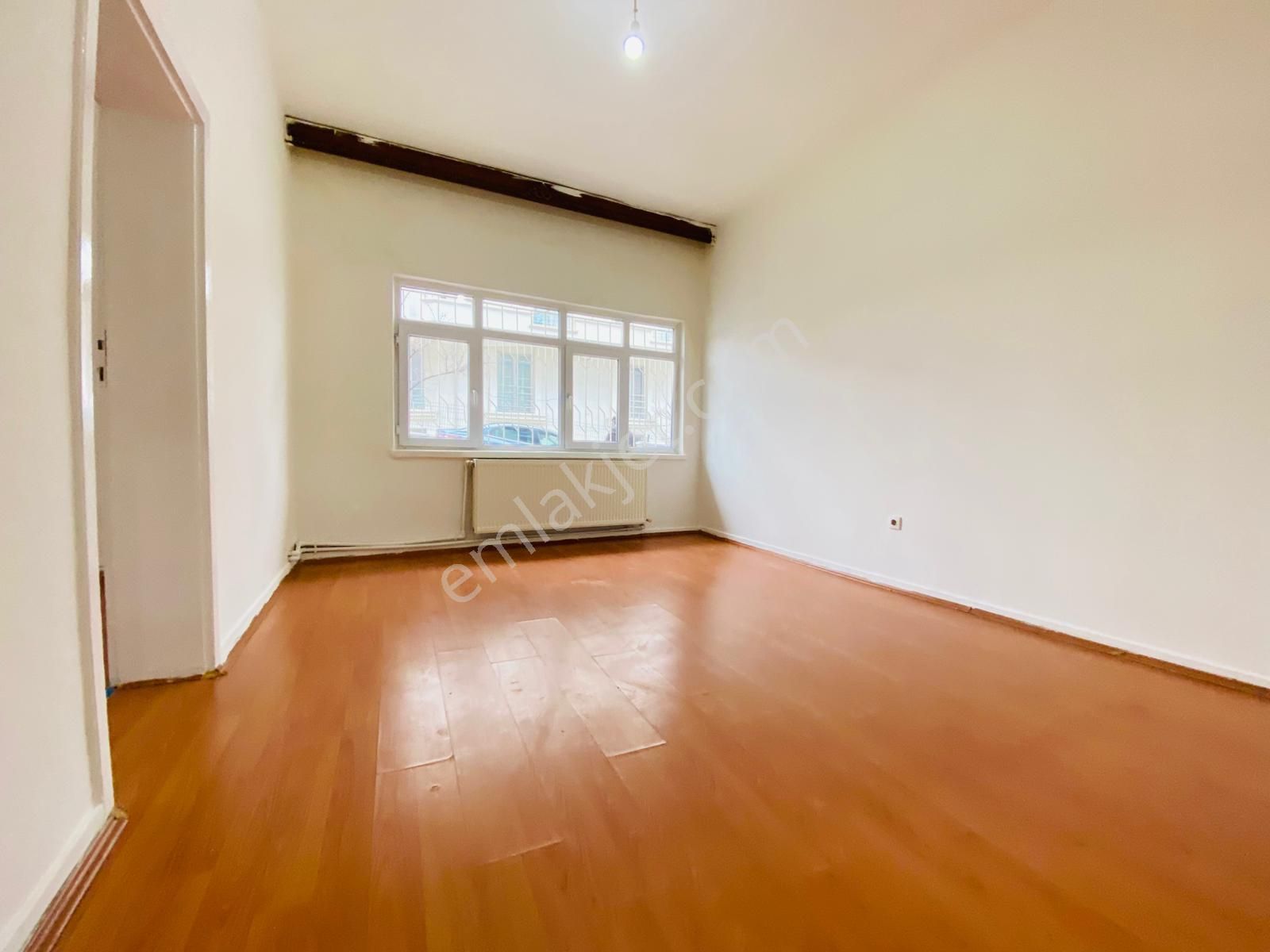 Ertuğrulgazi'de Cemal Gürsel Cad. Yakını Giriş Katta Satılık 2+1 Daire !!!