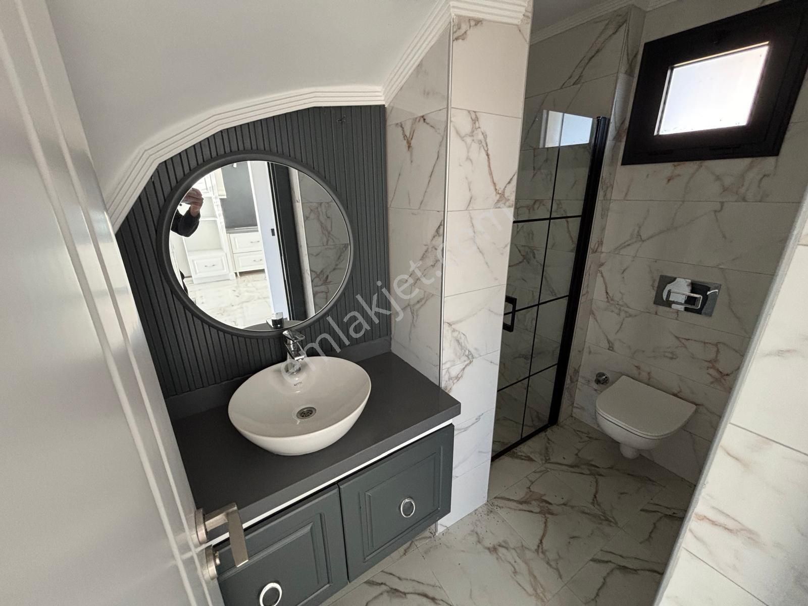 Kuşadasında Plaja Yakın Havuzlu Sitede Köşe Konumlu Tek Müstakil Sıfır Villa - Görsel 12