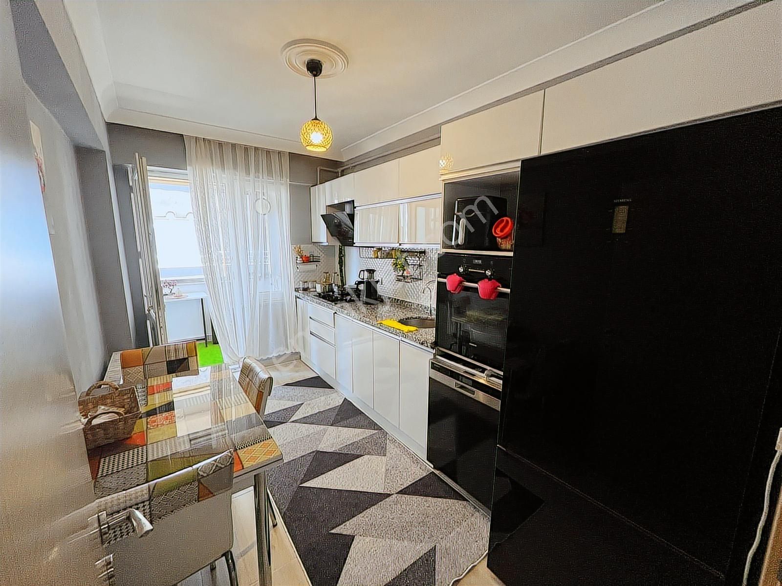 Tuğra'dan Rumeli Mahallesinde Satılık 4 Yıllık İskanlı 3+1 Daire