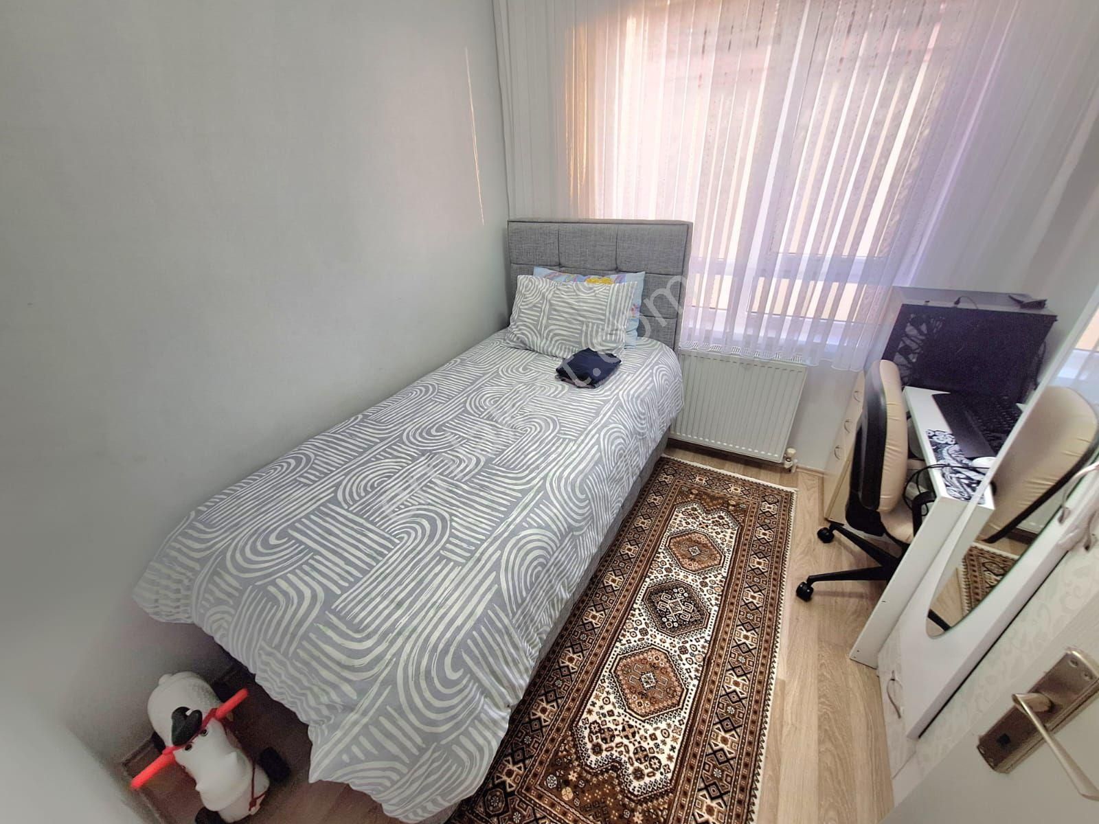 Özdemir Emlak,tan K.kayaş,ta Asansörlü 1.katta Satılık 3+1 Daire - Görsel 11